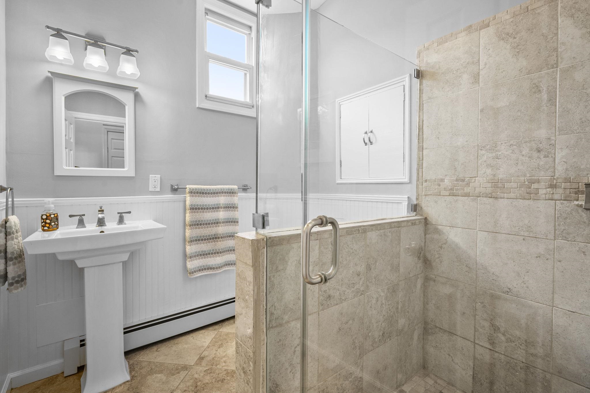 331 VARICK ST Unit: 1