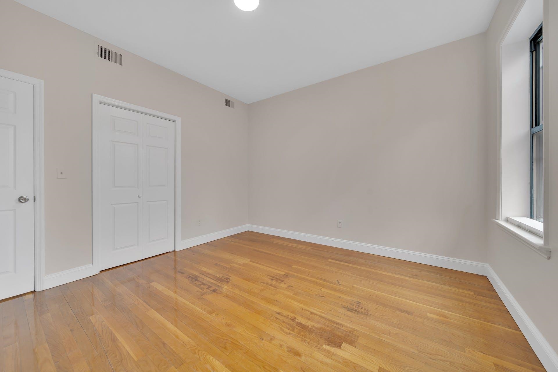 65 SUMMIT AVE Unit: 301