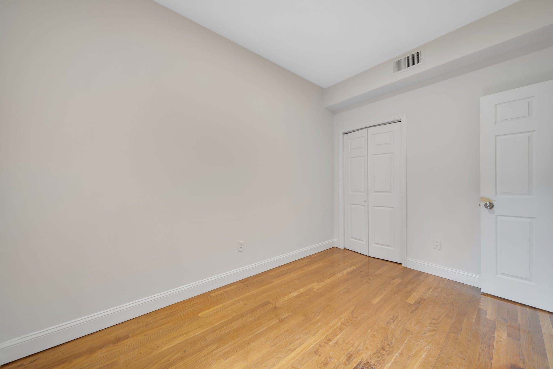 65 SUMMIT AVE Unit: 301