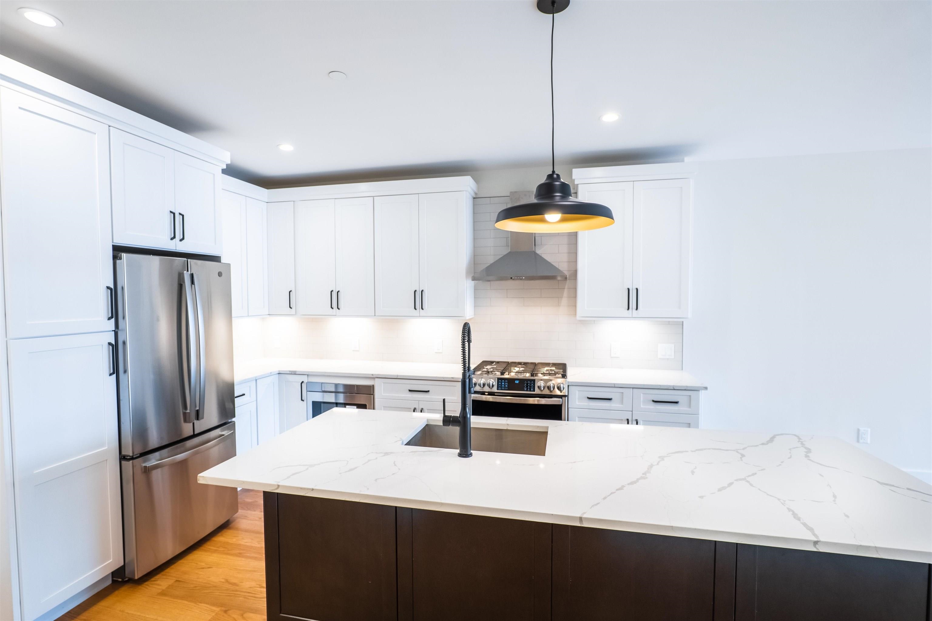 520 PALISADE AVE Unit: 301