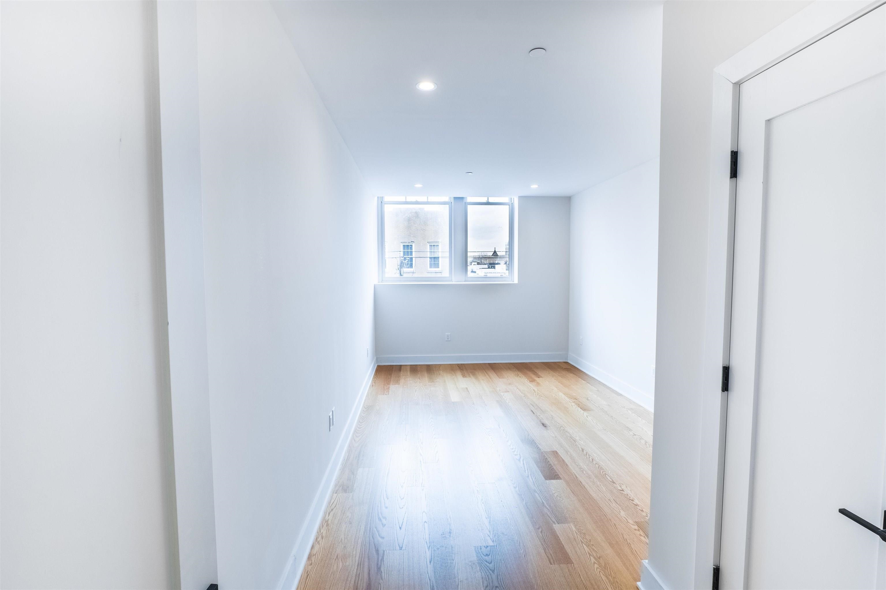 520 PALISADE AVE Unit: 301