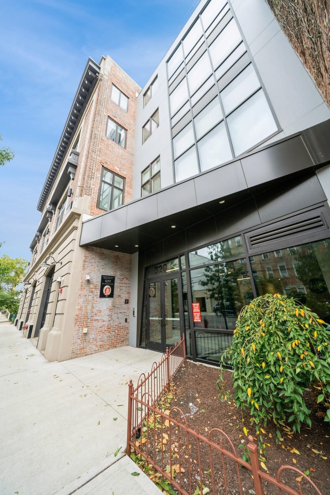 520 PALISADE AVE Unit: 301