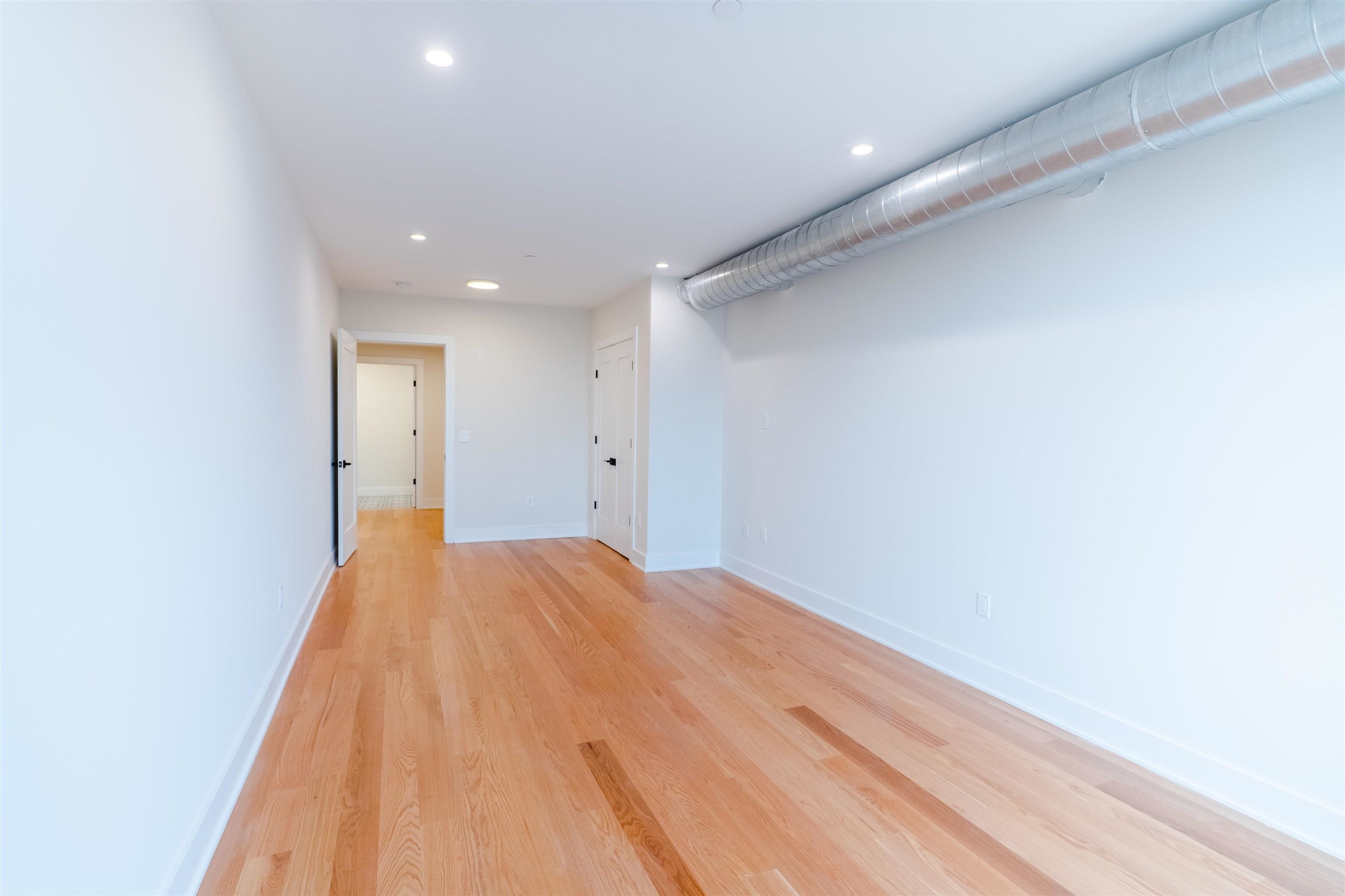 520 PALISADE AVE Unit: 301