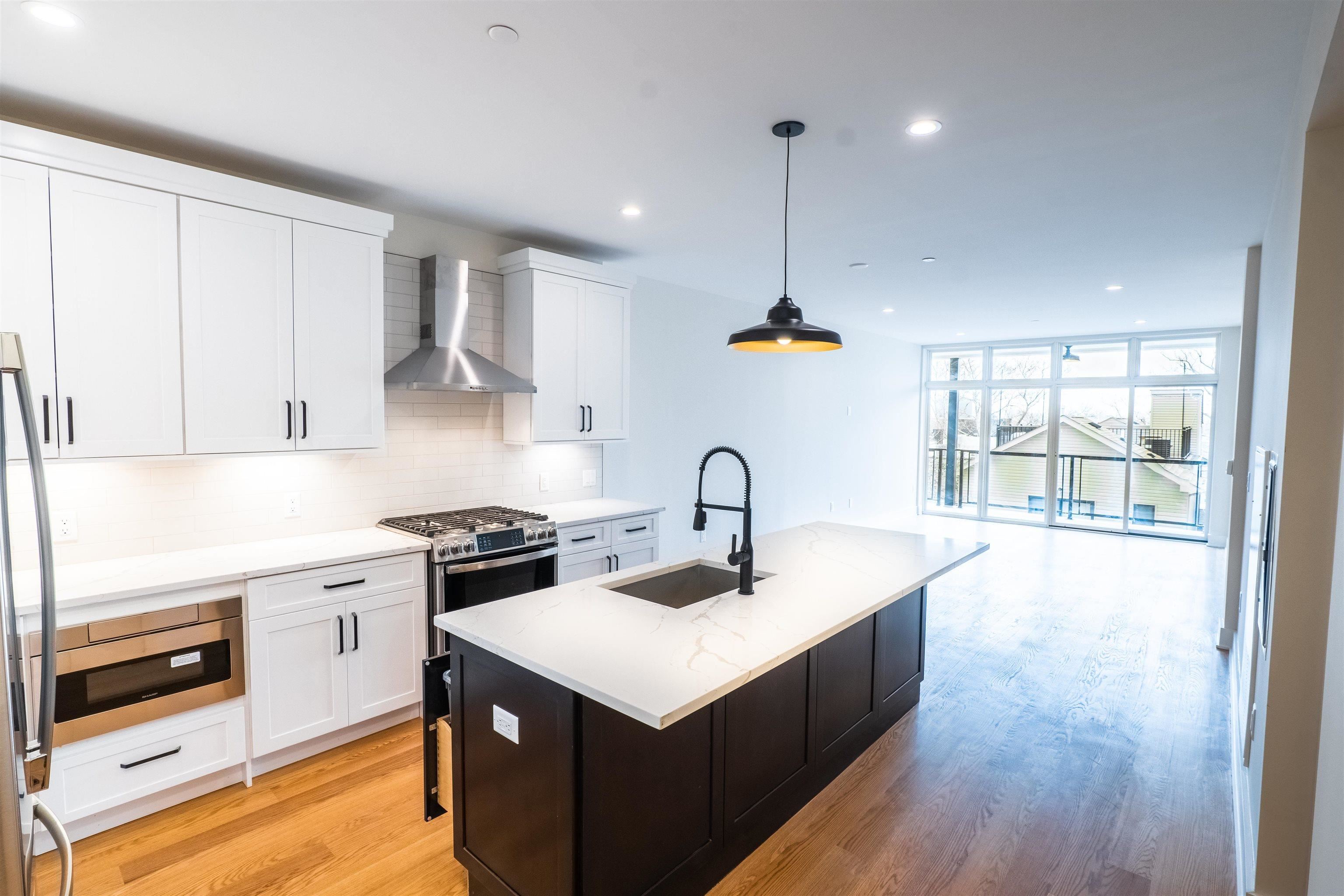 520 PALISADE AVE Unit: 301