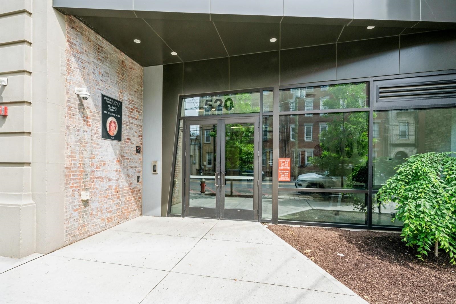 520 PALISADE AVE Unit: 301