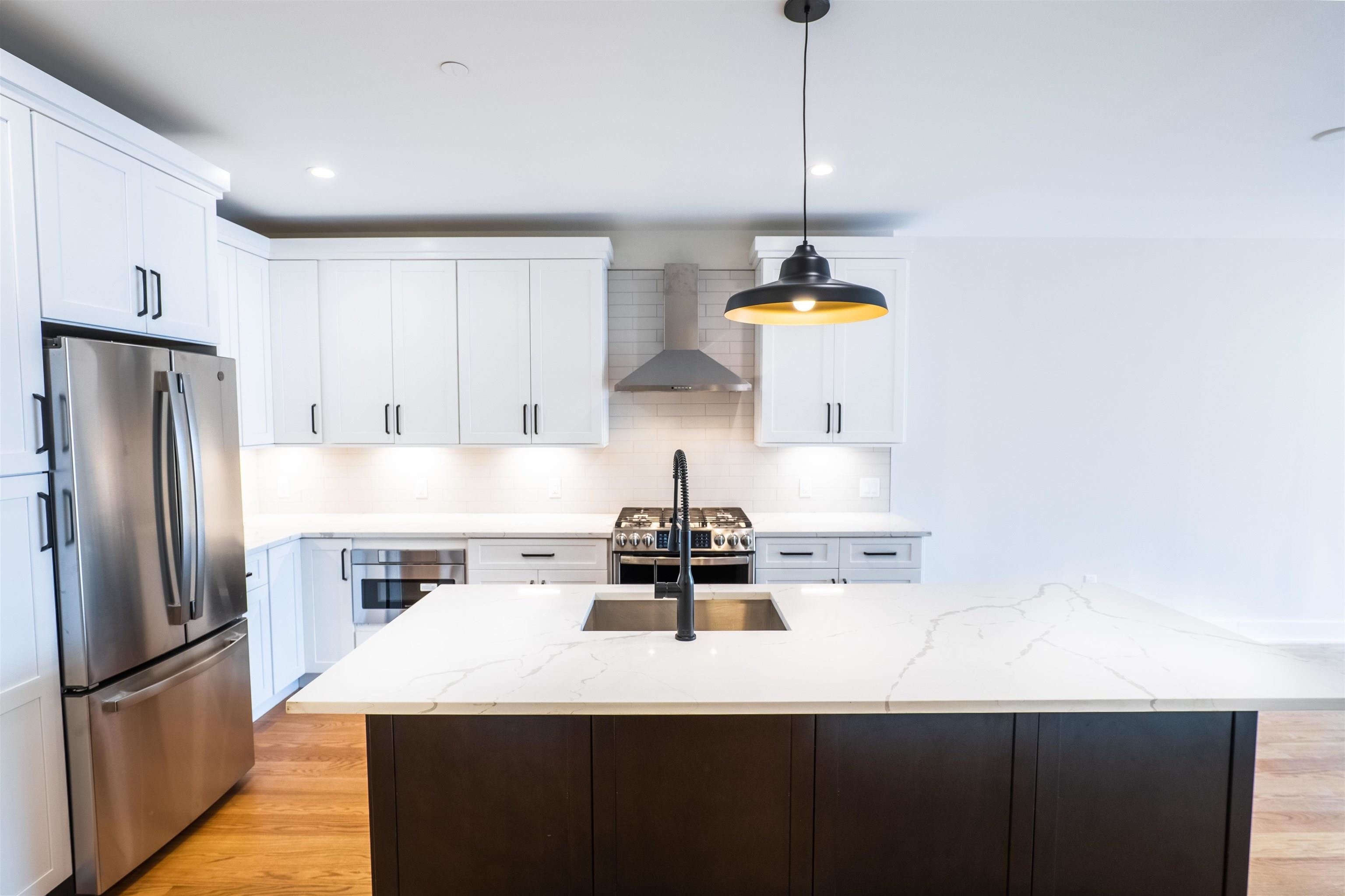 520 PALISADE AVE Unit: 301