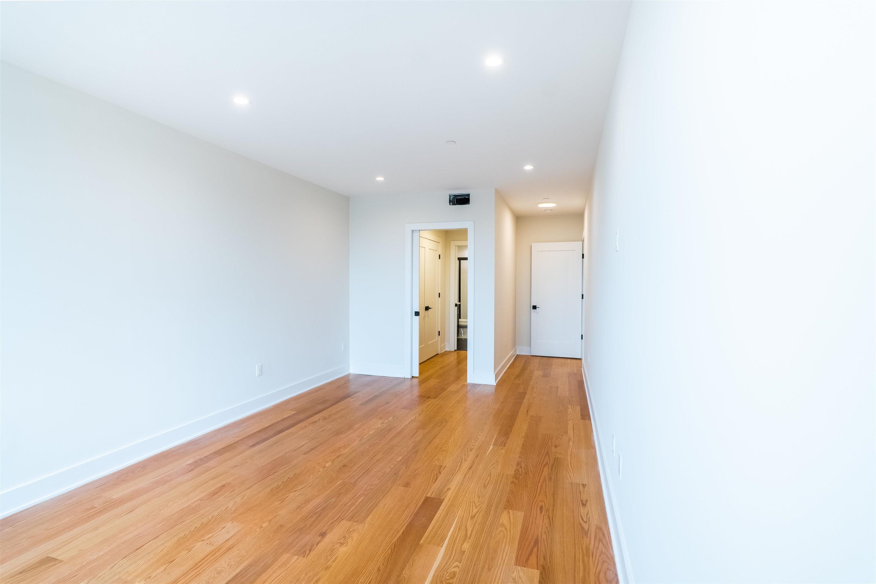 520 PALISADE AVE Unit: 301