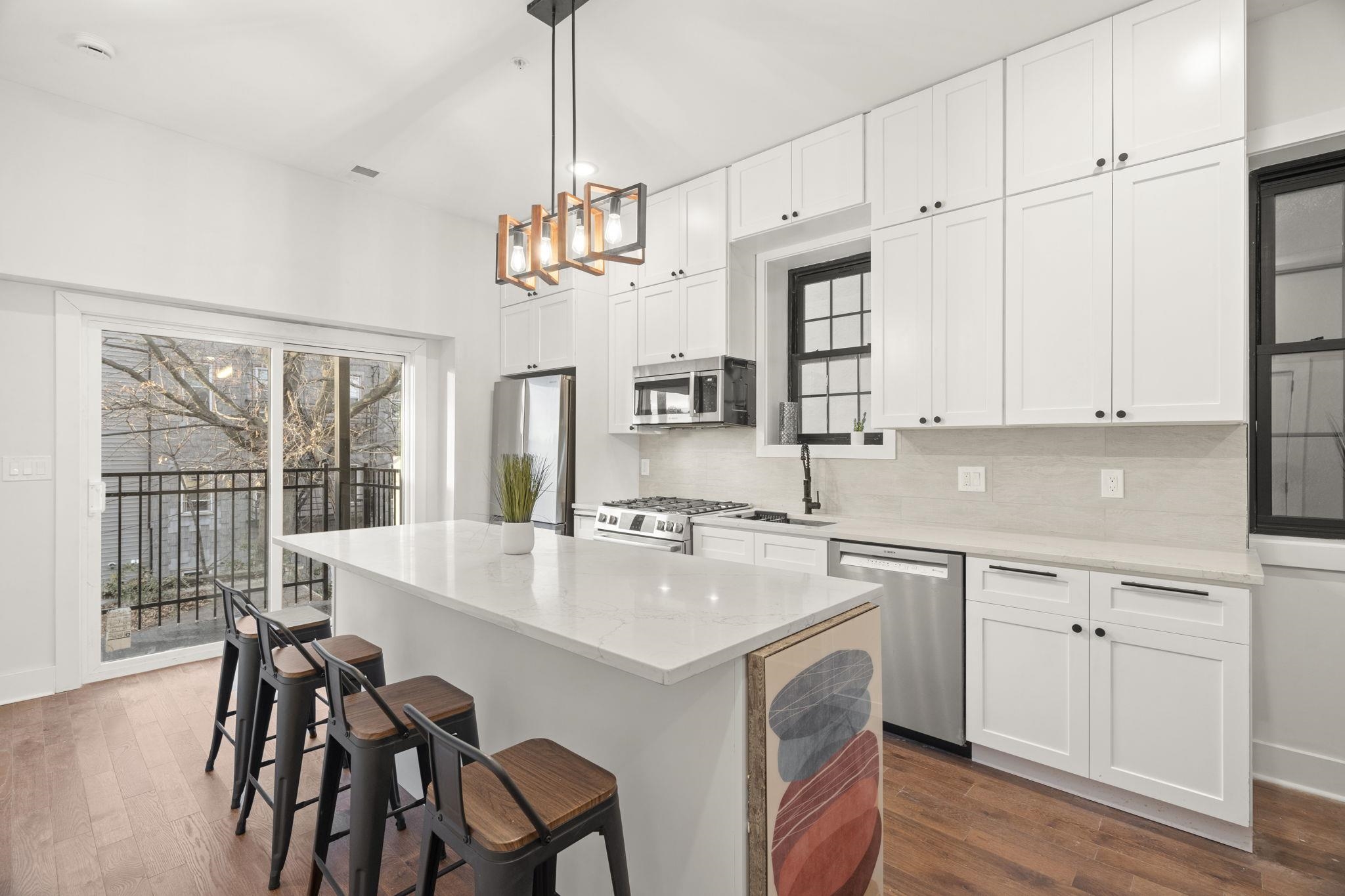 547 PALISADE AVE Unit: 2