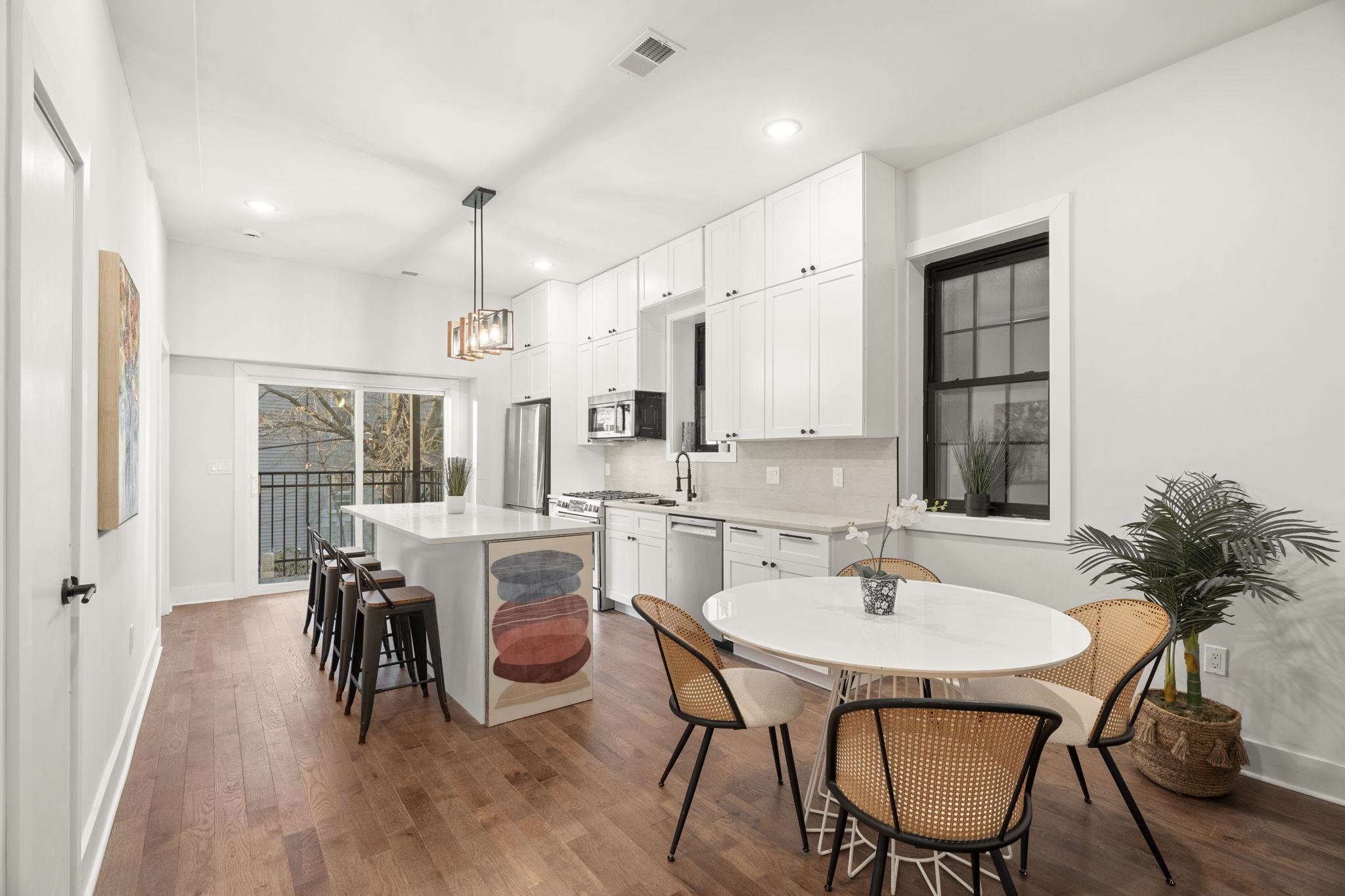 547 PALISADE AVE Unit: 2