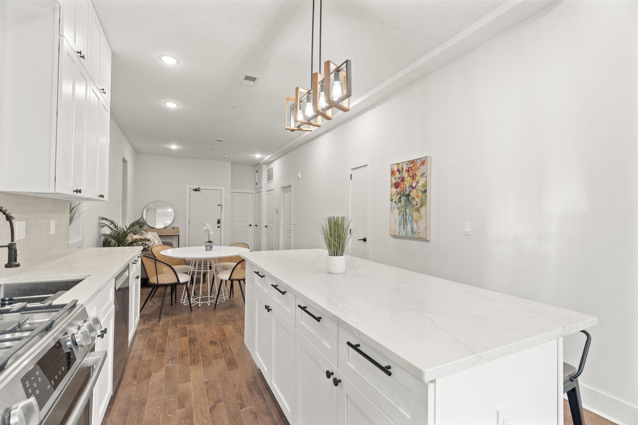 547 PALISADE AVE Unit: 2