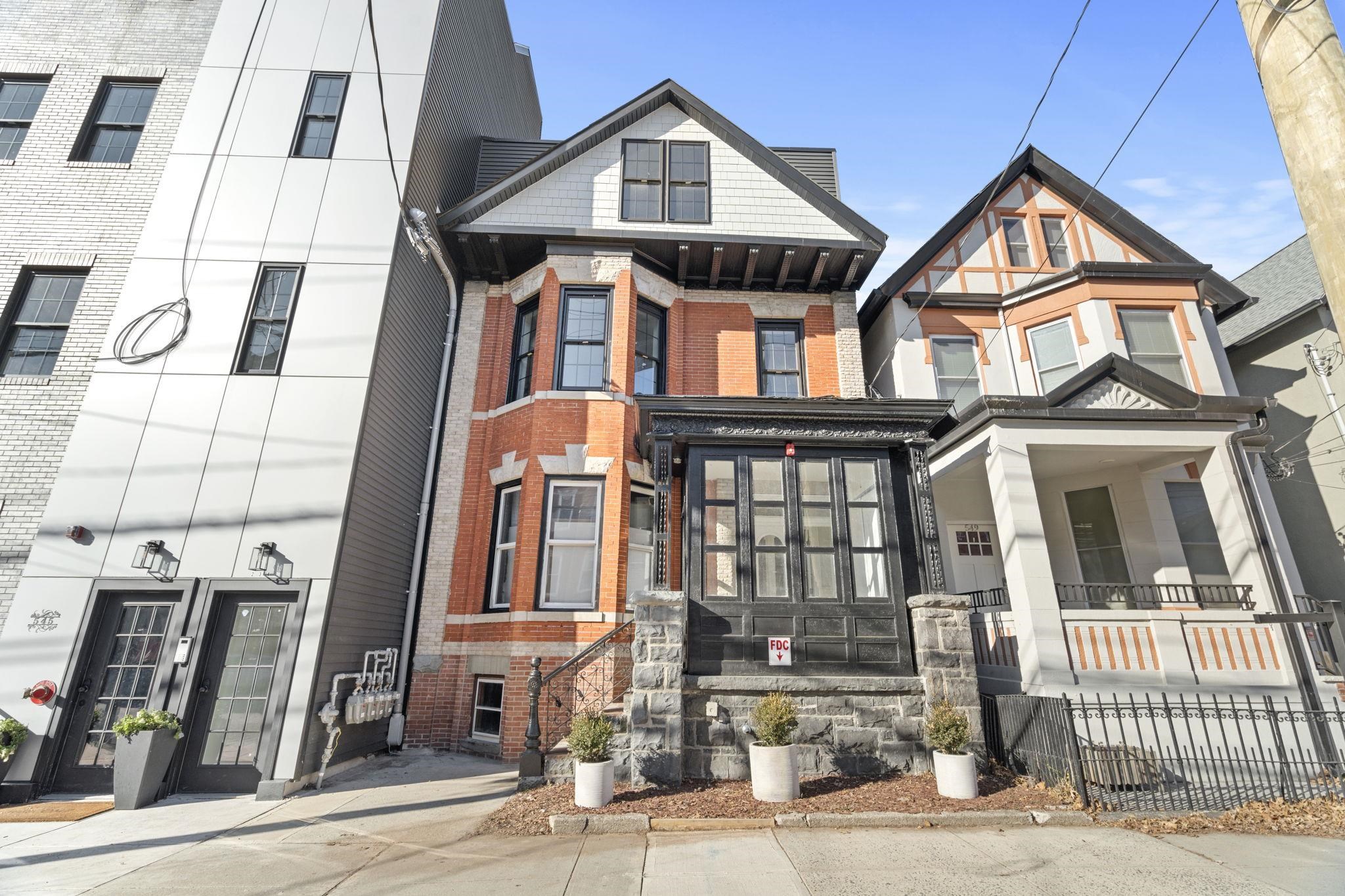 547 PALISADE AVE Unit: 2