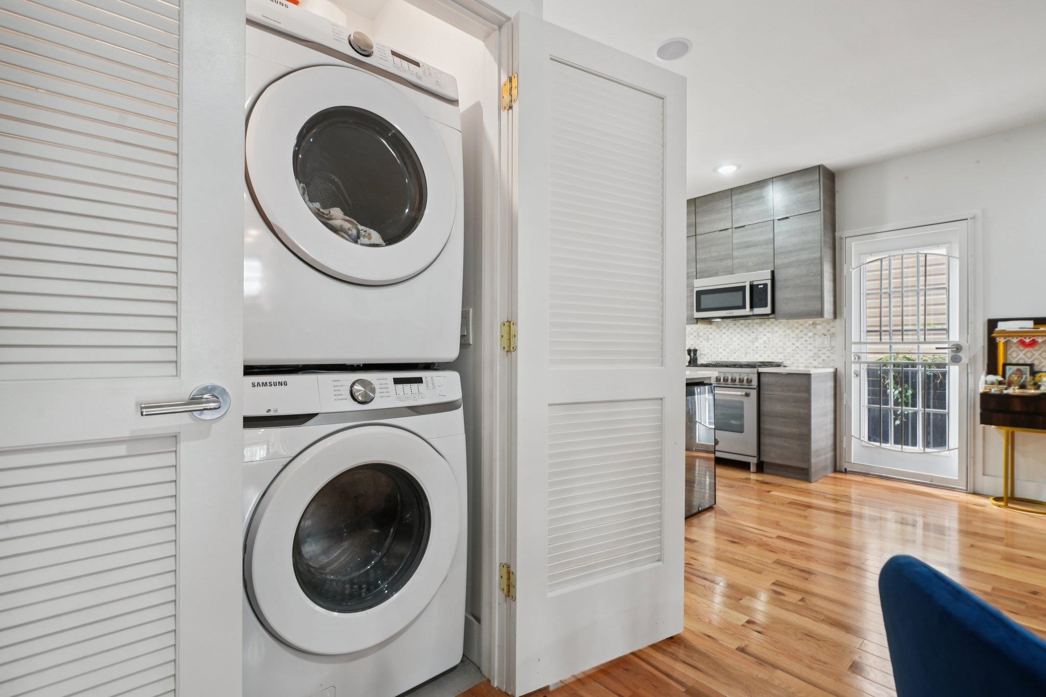 72 COLUMBIA AVE Unit: 1H