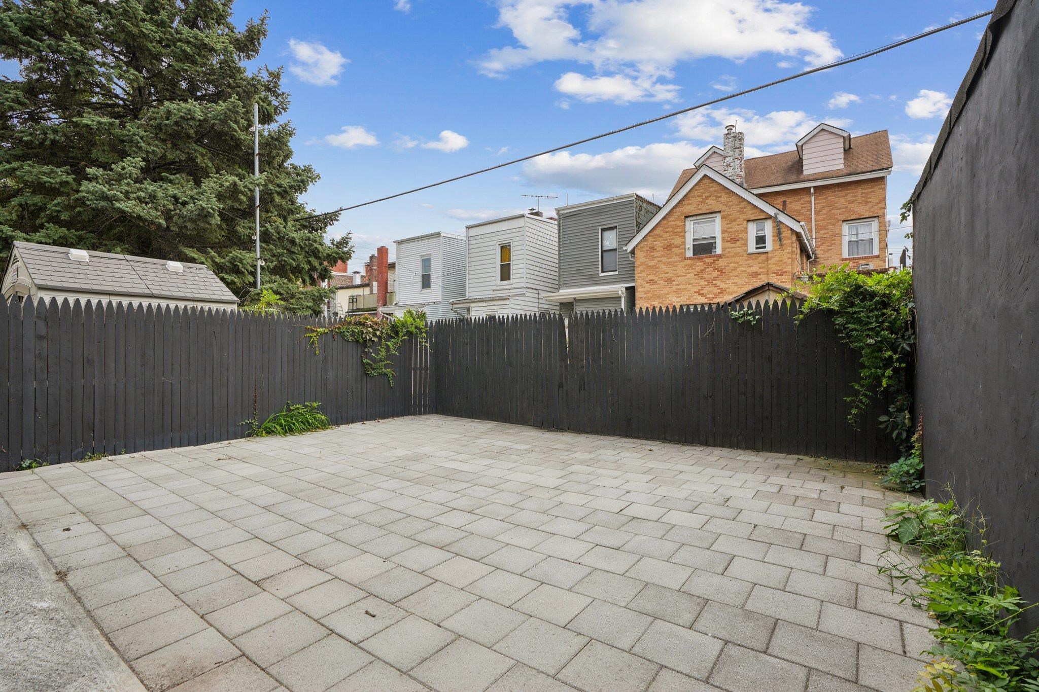 72 COLUMBIA AVE Unit: 1H