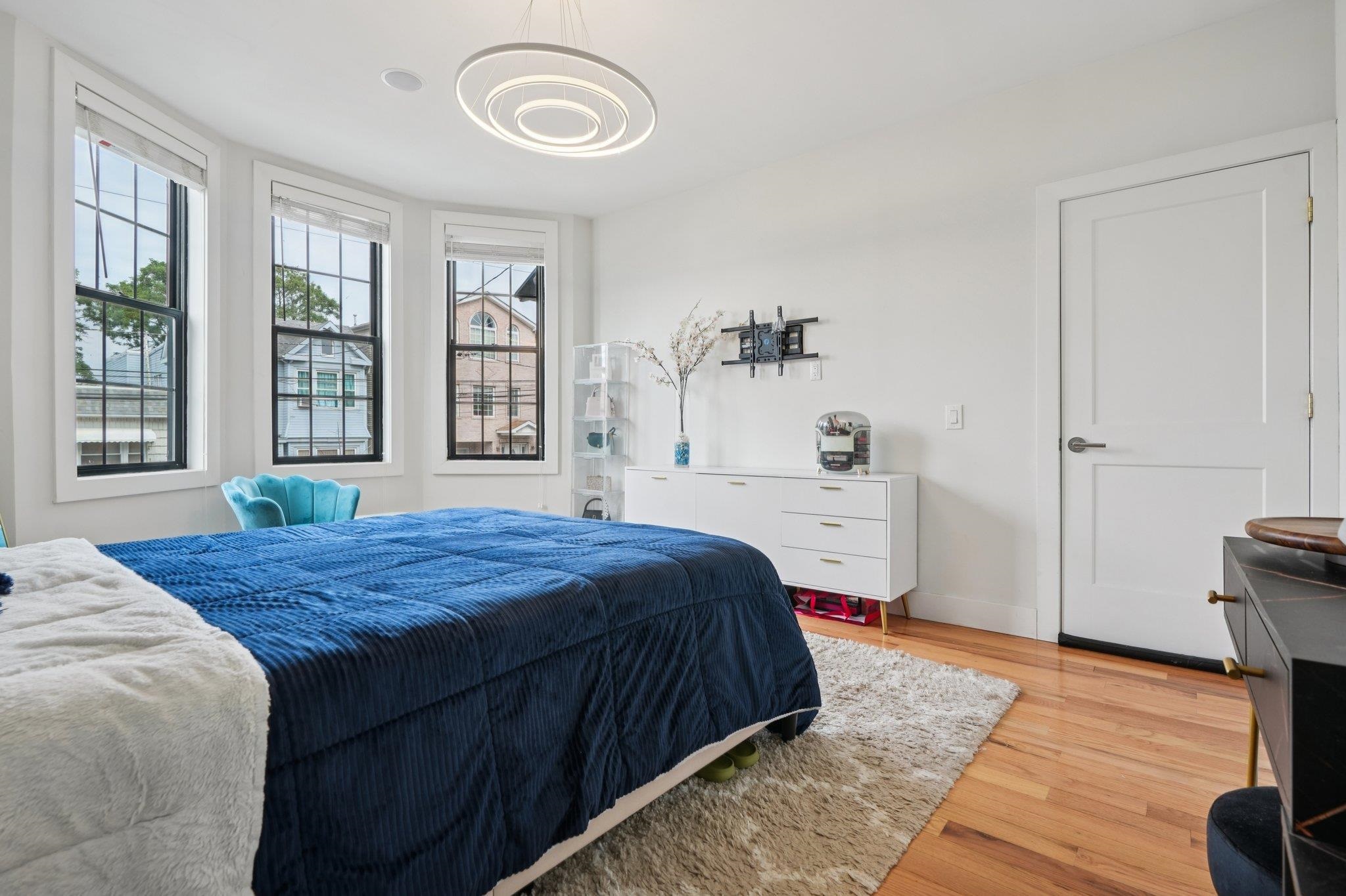 72 COLUMBIA AVE Unit: 1H