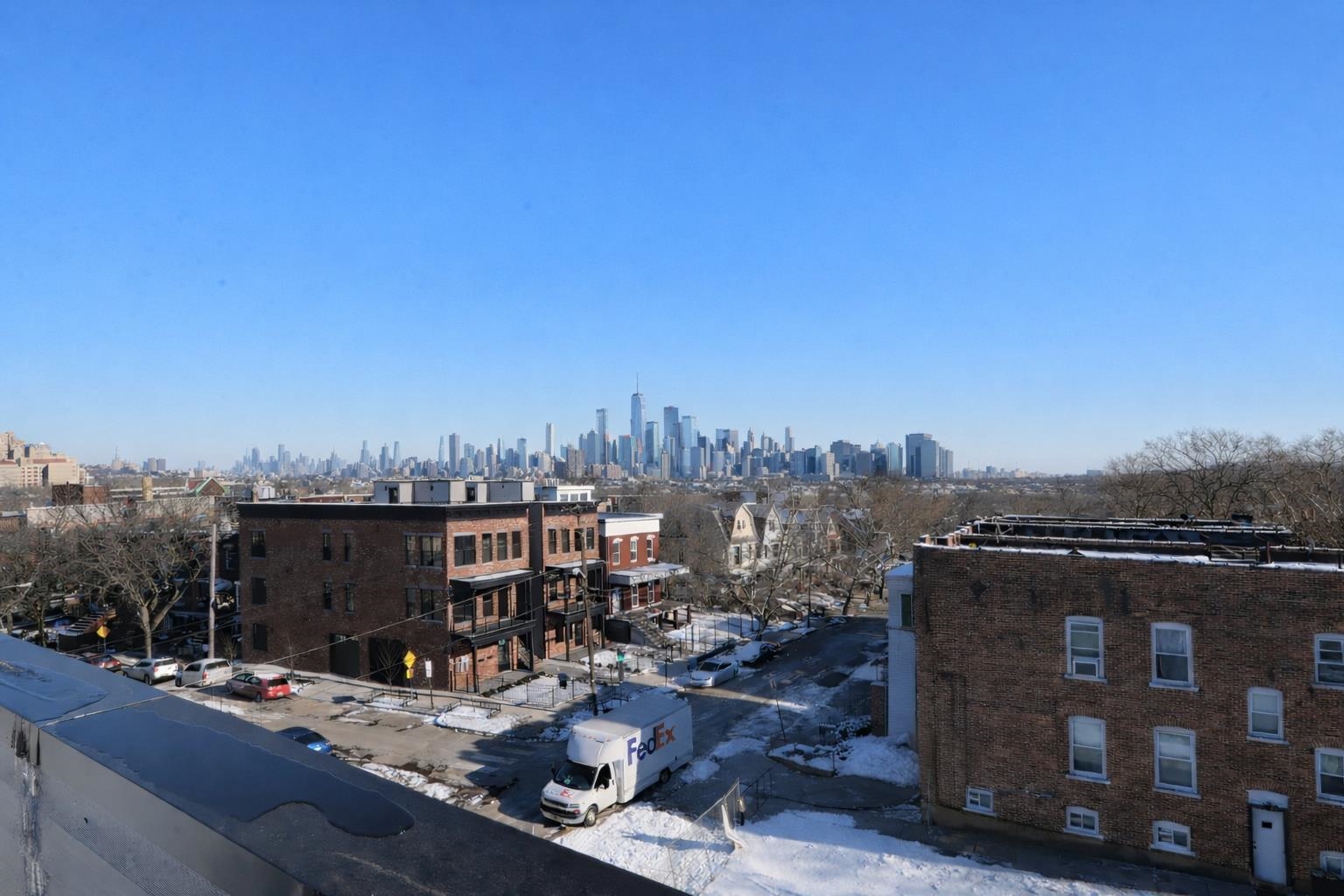 27 CLINTON AVE Unit: 1