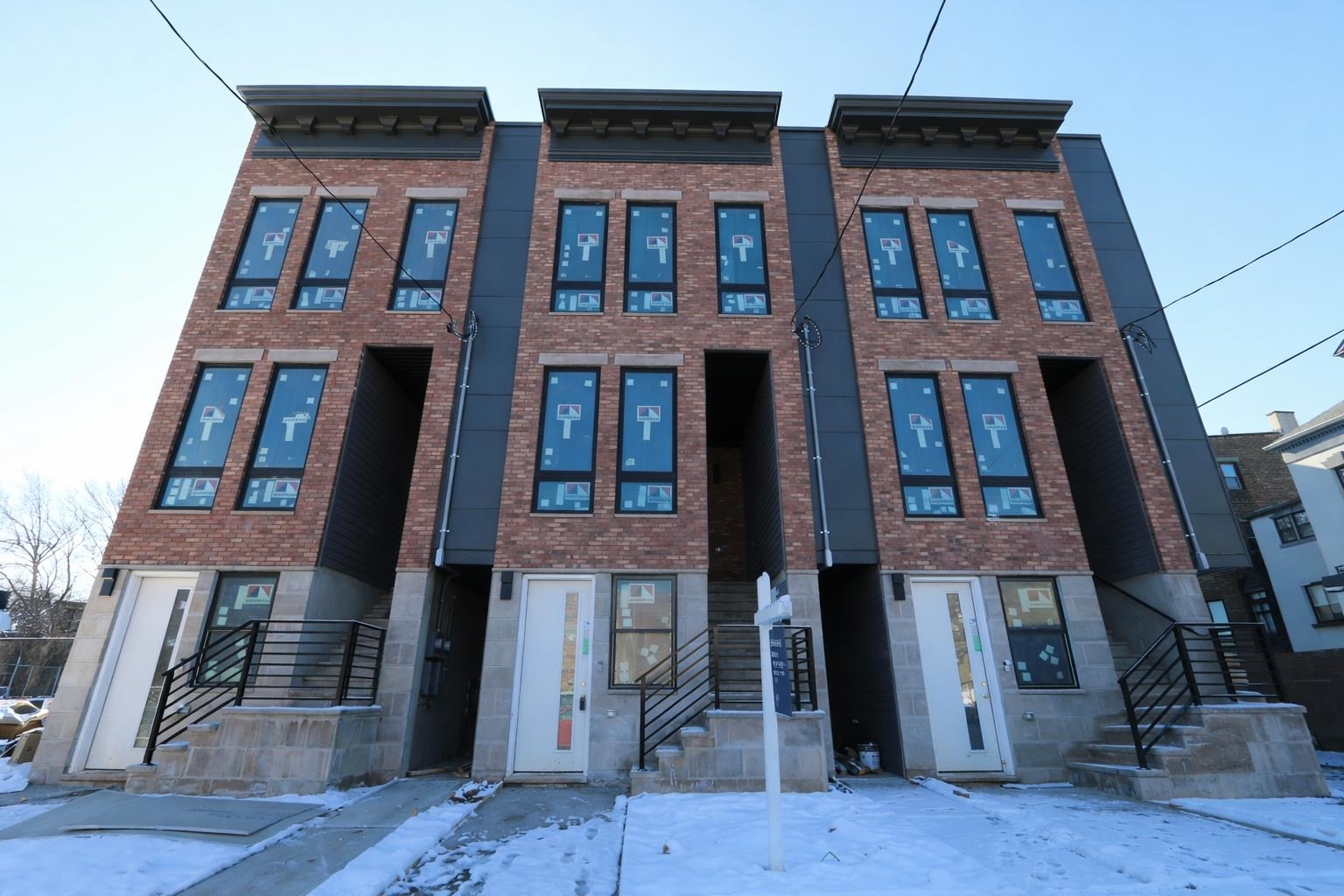 27 CLINTON AVE Unit: 1