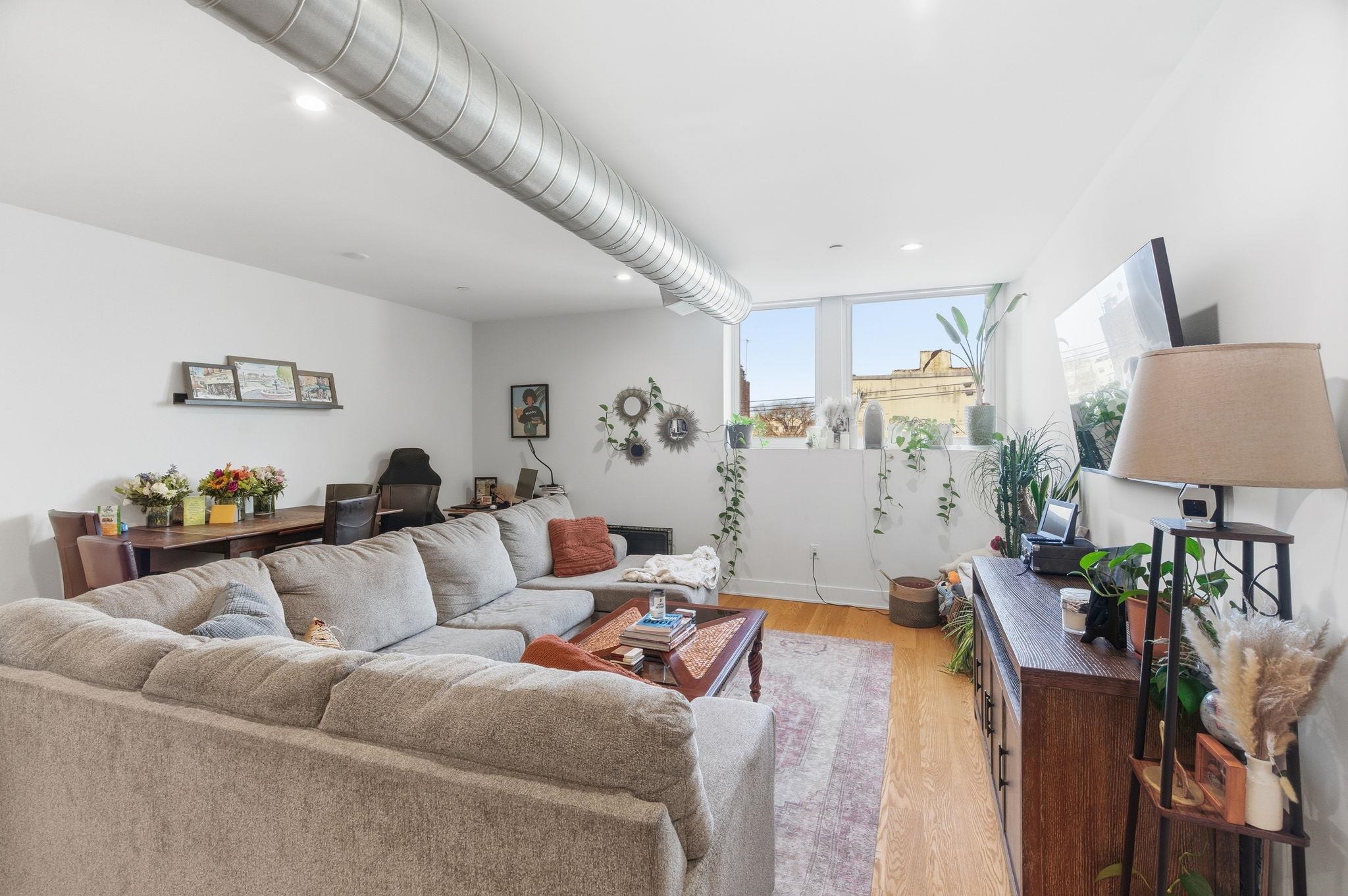 520 PALISADE AVE Unit: 301