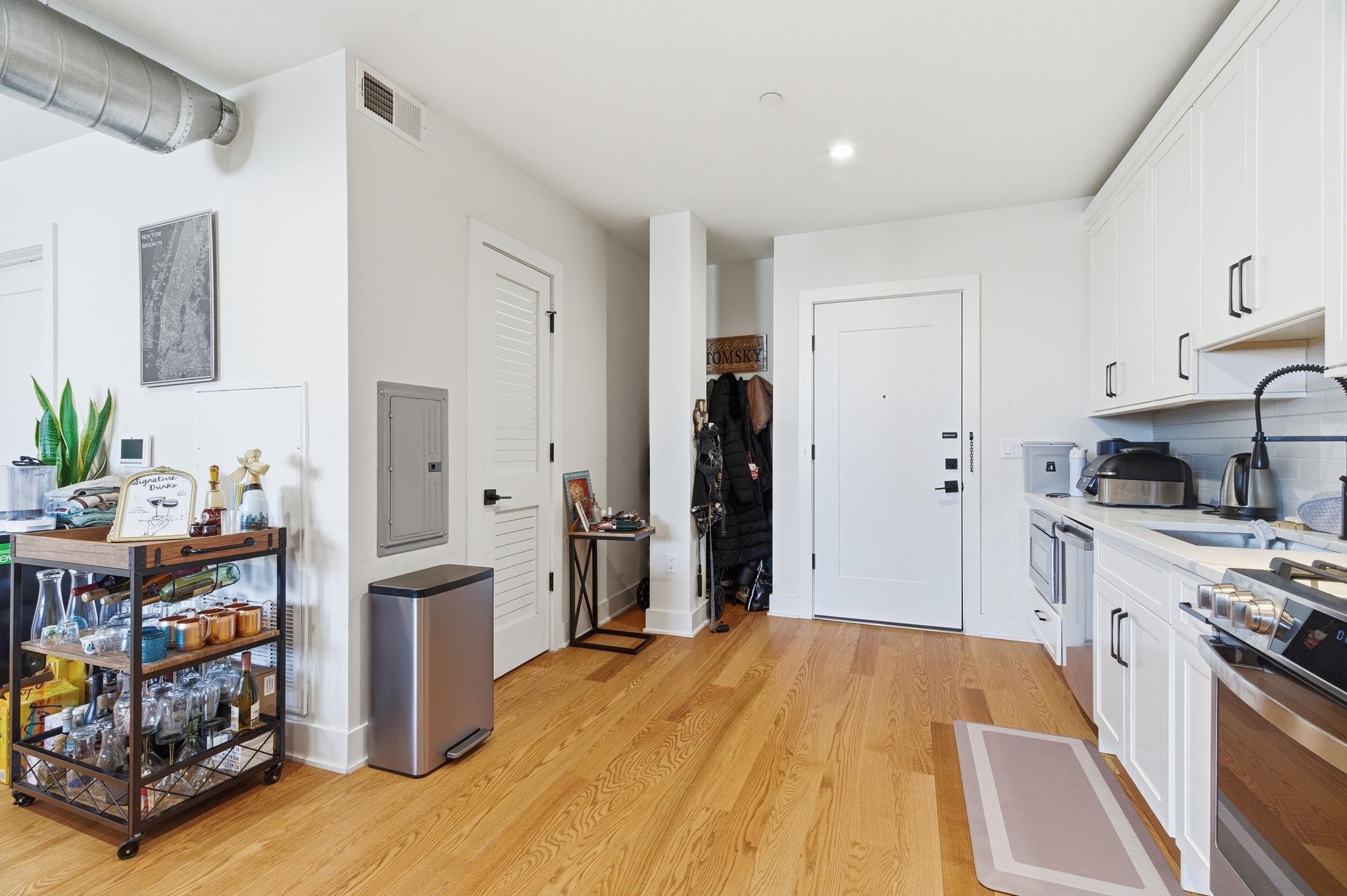 520 PALISADE AVE Unit: 301