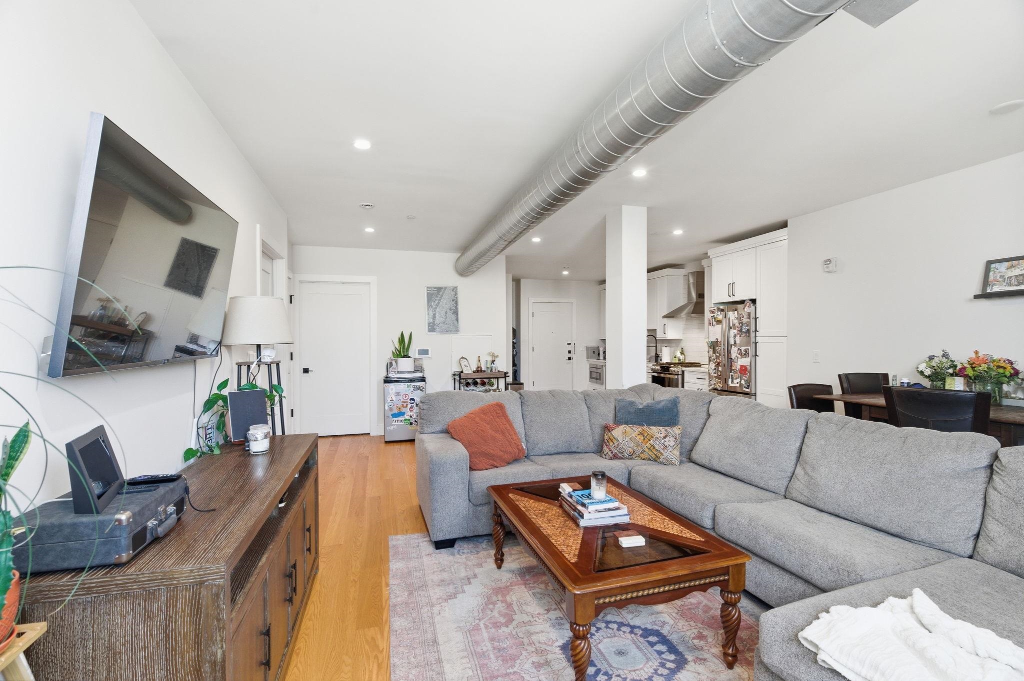 520 PALISADE AVE Unit: 301