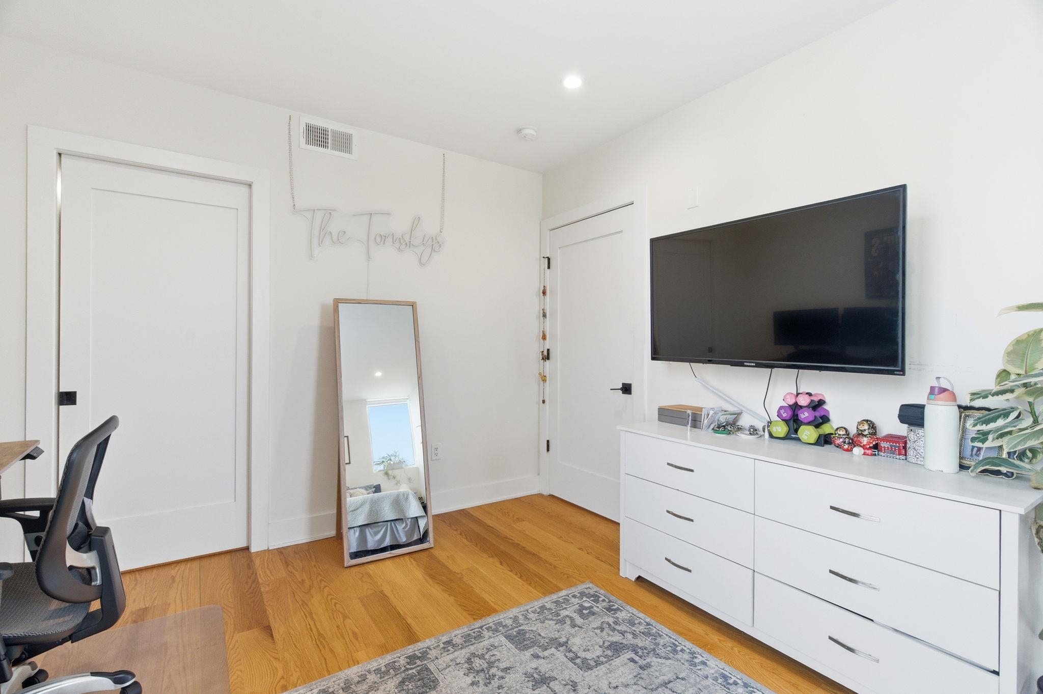 520 PALISADE AVE Unit: 301