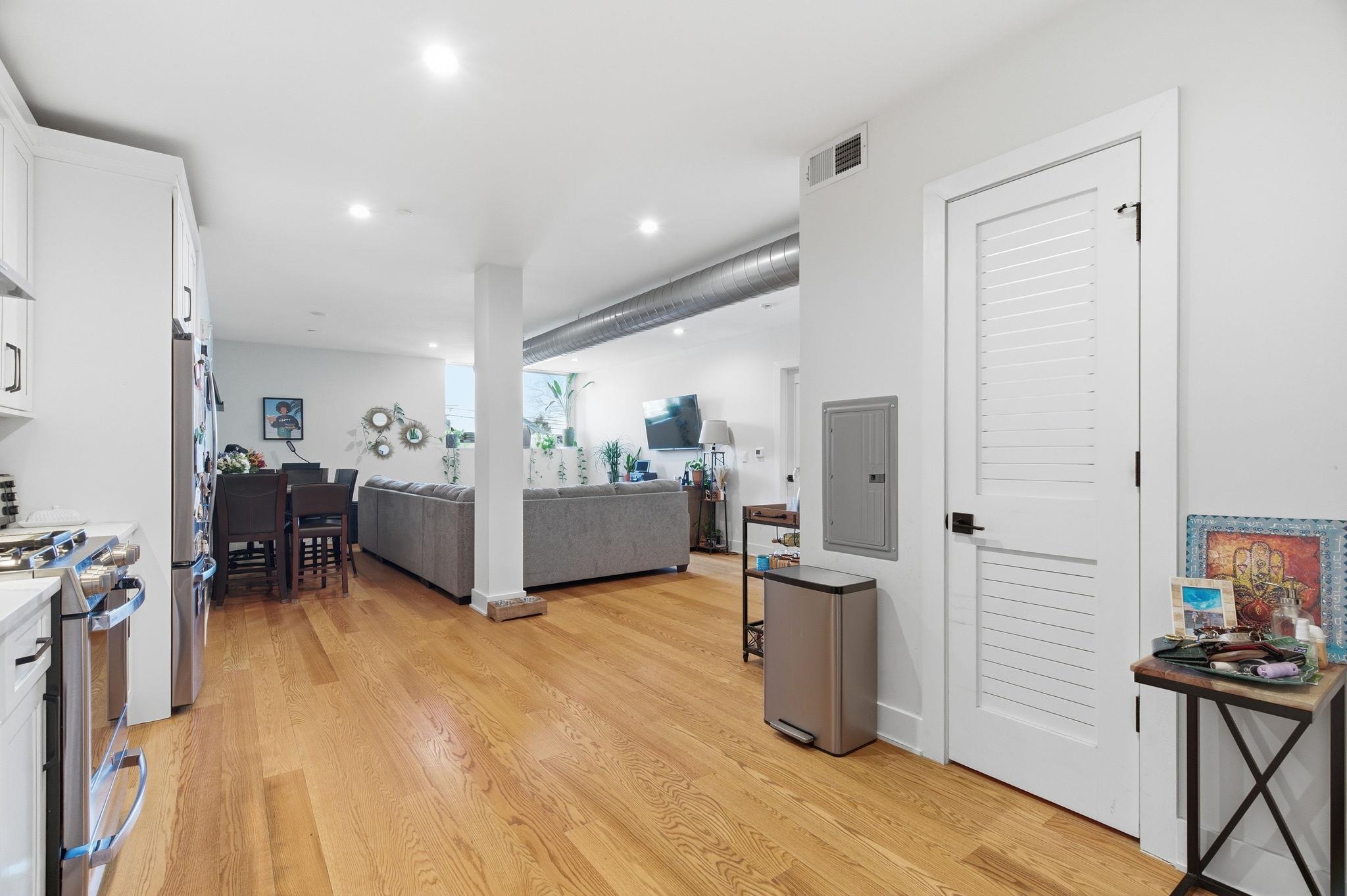 520 PALISADE AVE Unit: 301