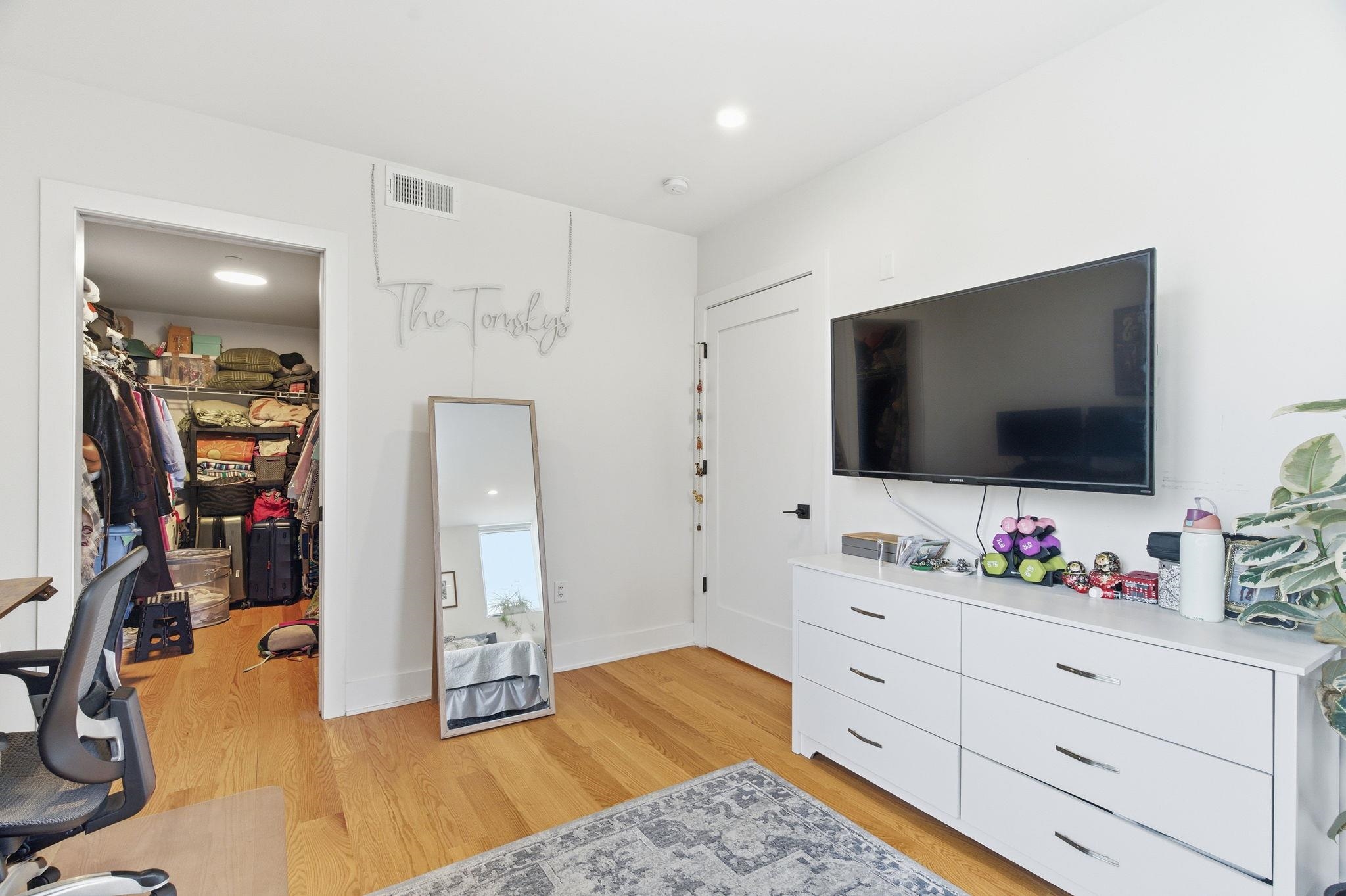 520 PALISADE AVE Unit: 301