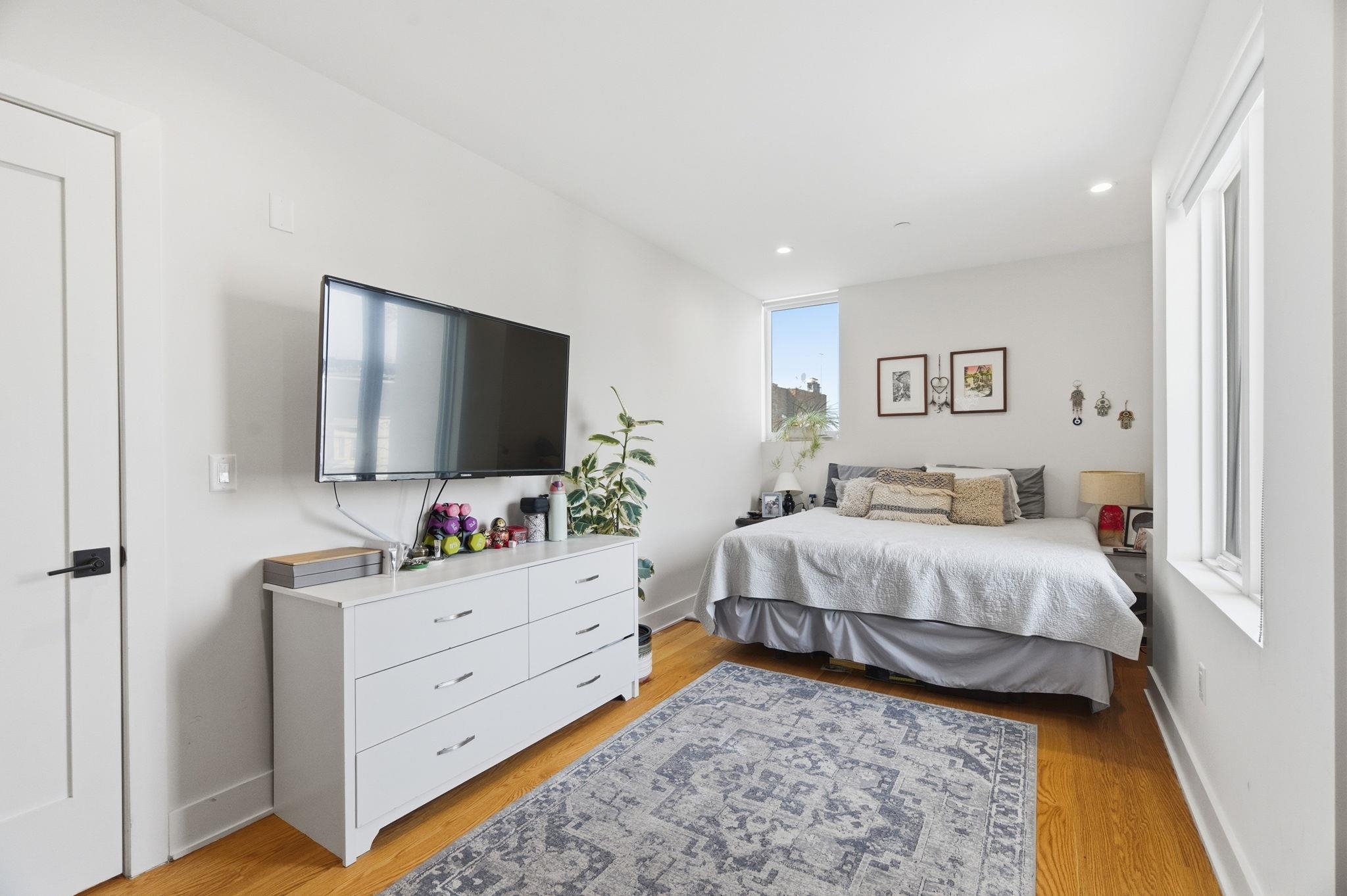 520 PALISADE AVE Unit: 301