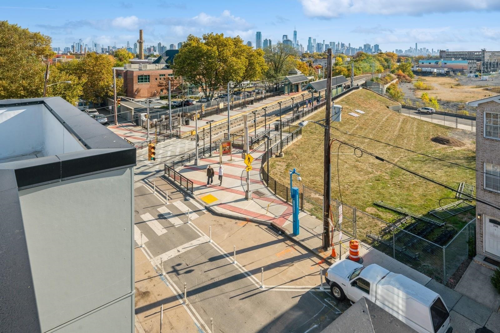 201-205 RANDOLPH AVE Unit: 105