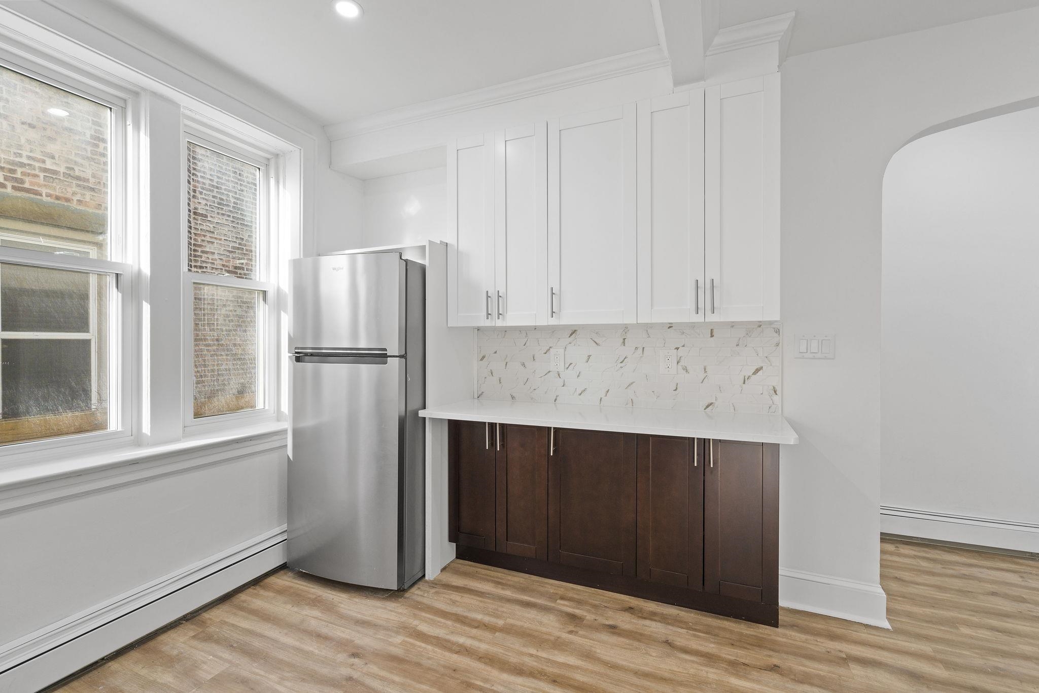 5 LIENAU PL Unit: 1F