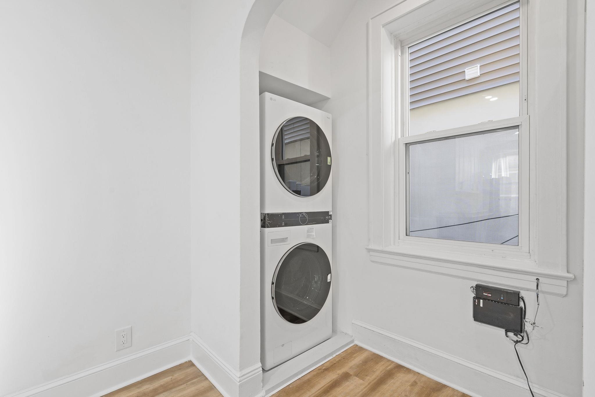 5 LIENAU PL Unit: 1F