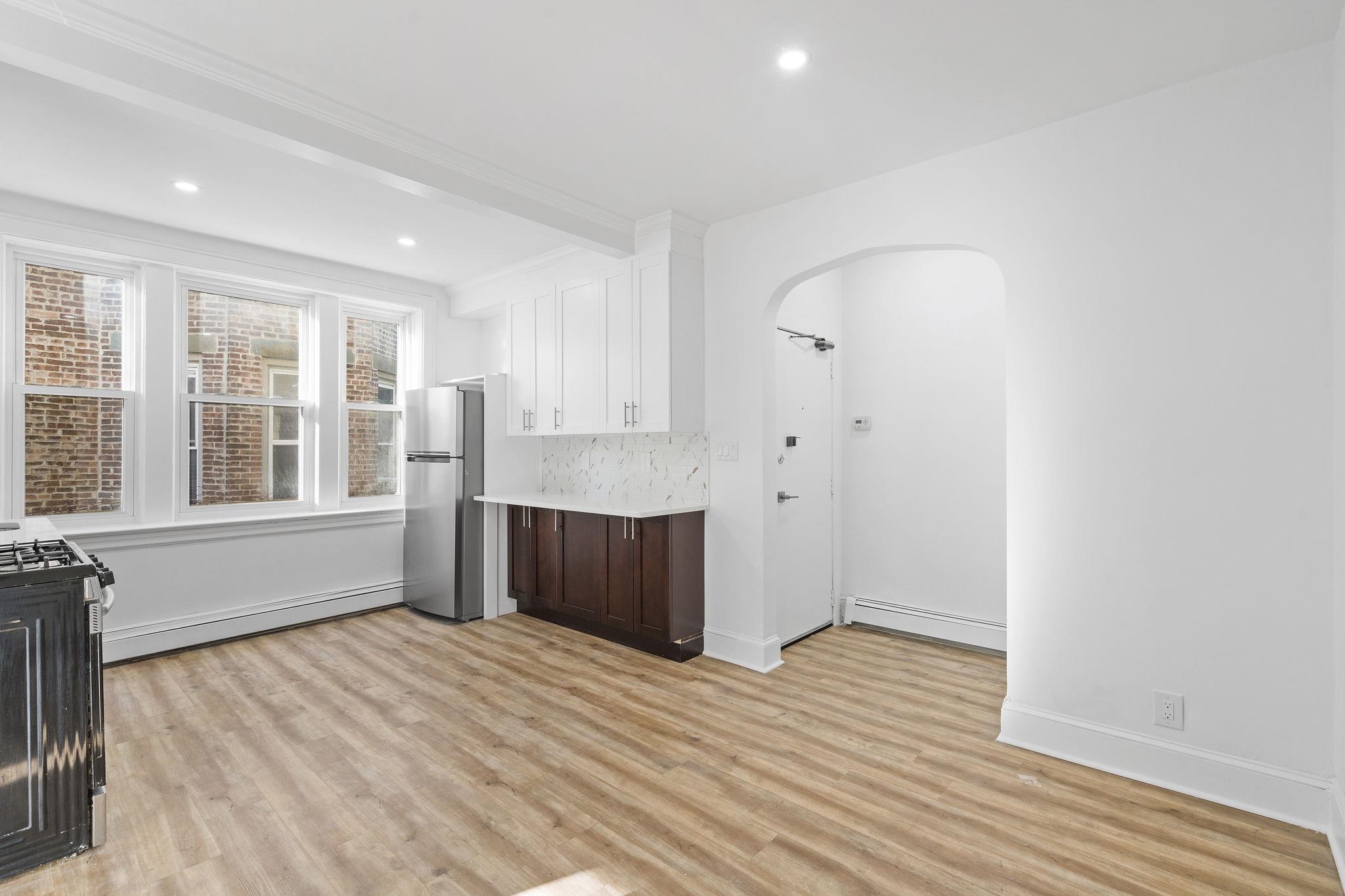 5 LIENAU PL Unit: 1F