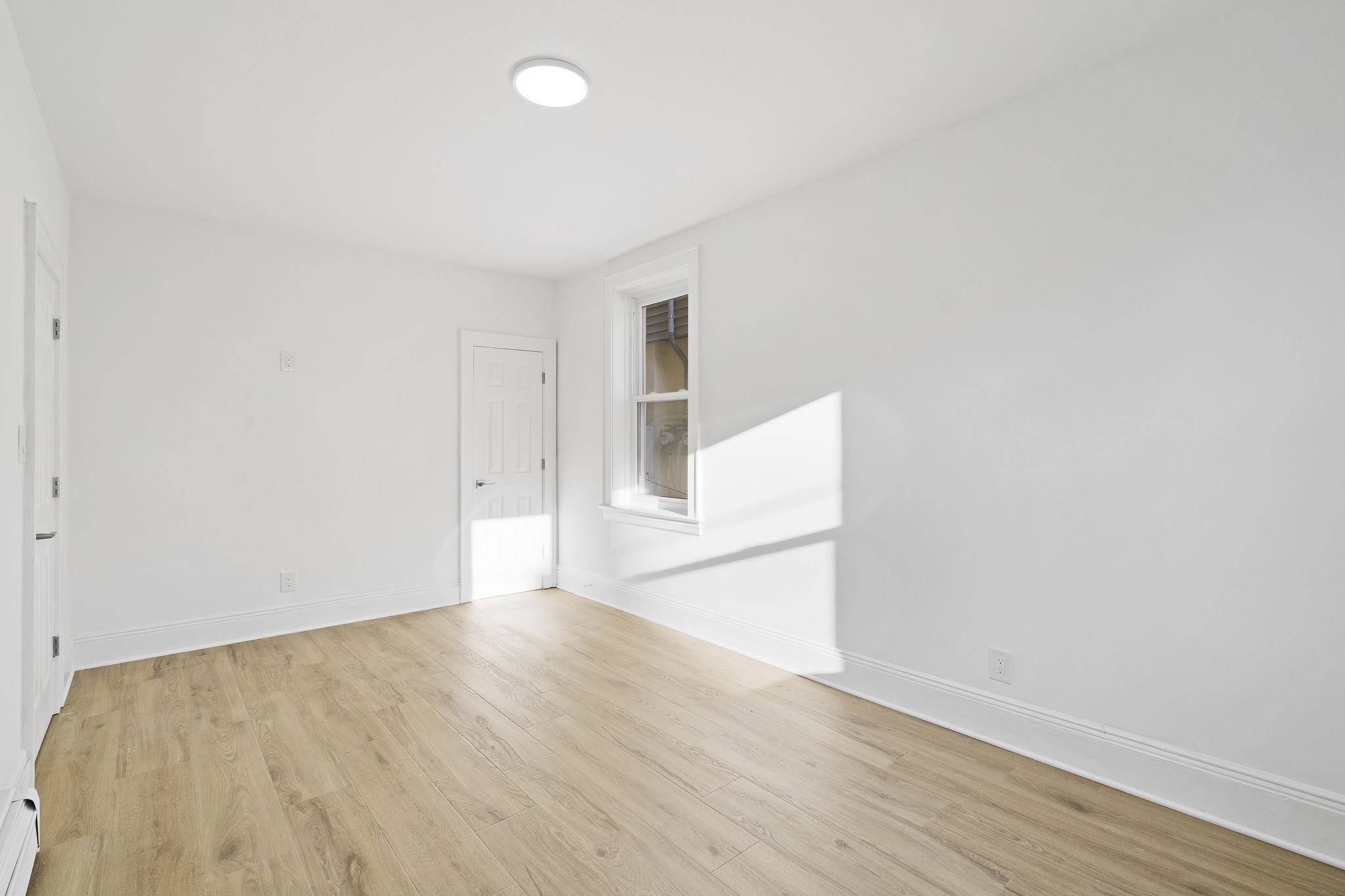 5 LIENAU PL Unit: 1F