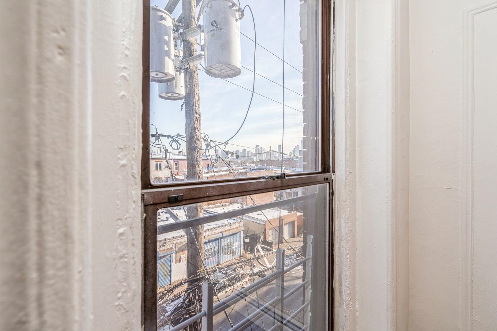 35 HARMON ST Unit: 4