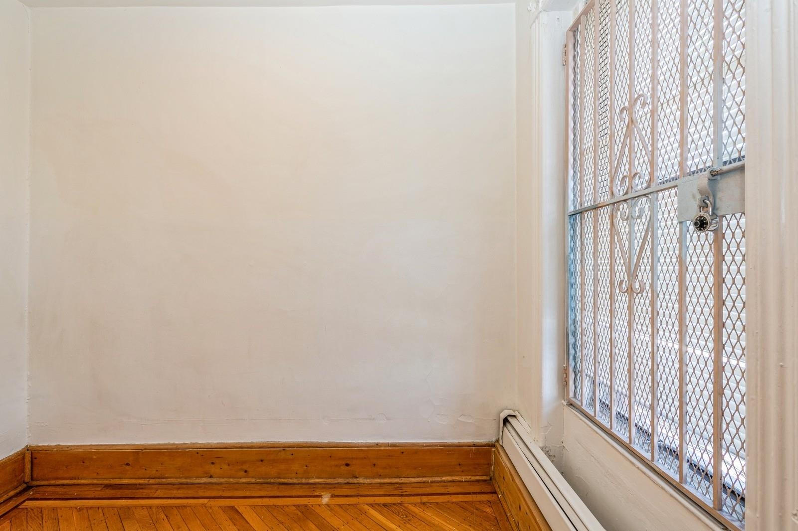 35 HARMON ST Unit: 4