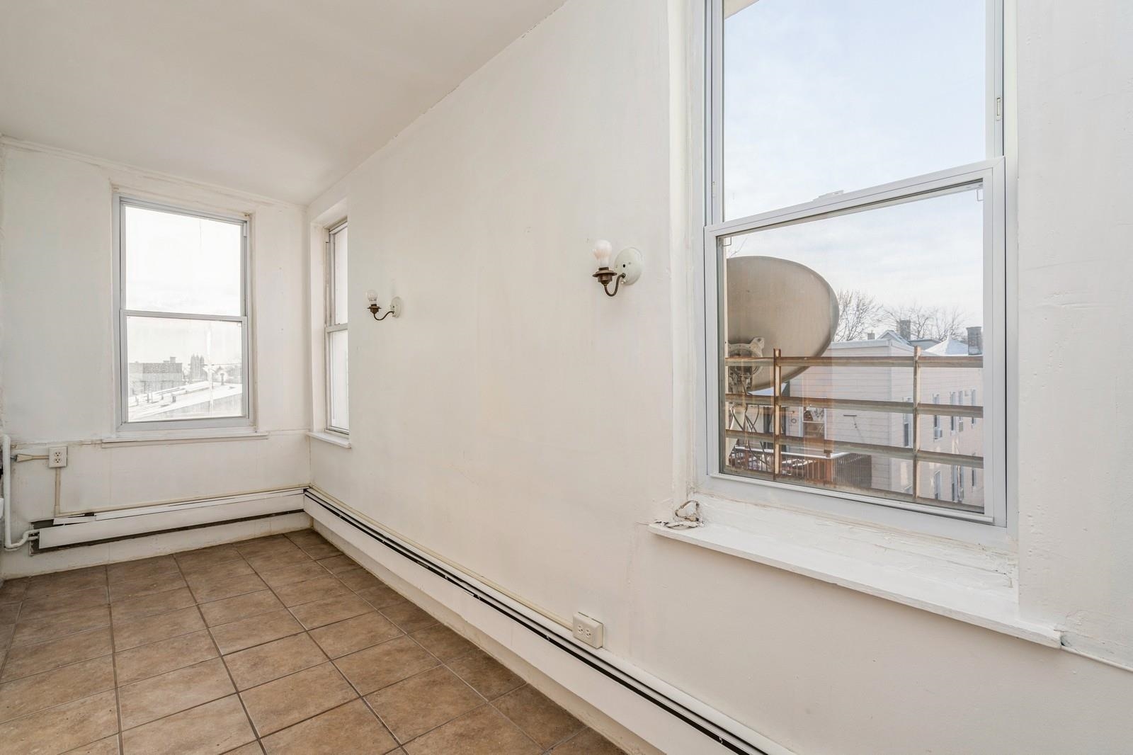 35 HARMON ST Unit: 4