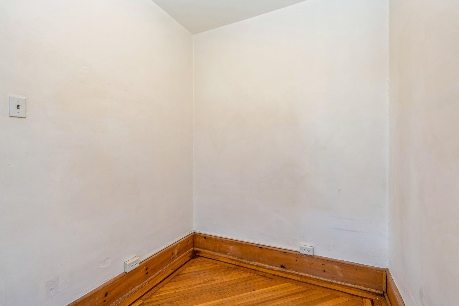 35 HARMON ST Unit: 4