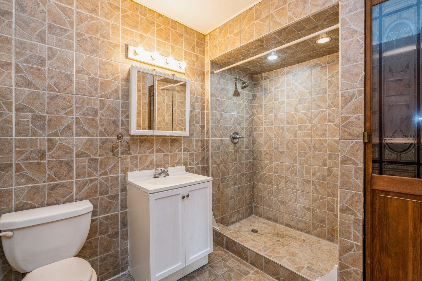 35 HARMON ST Unit: 4