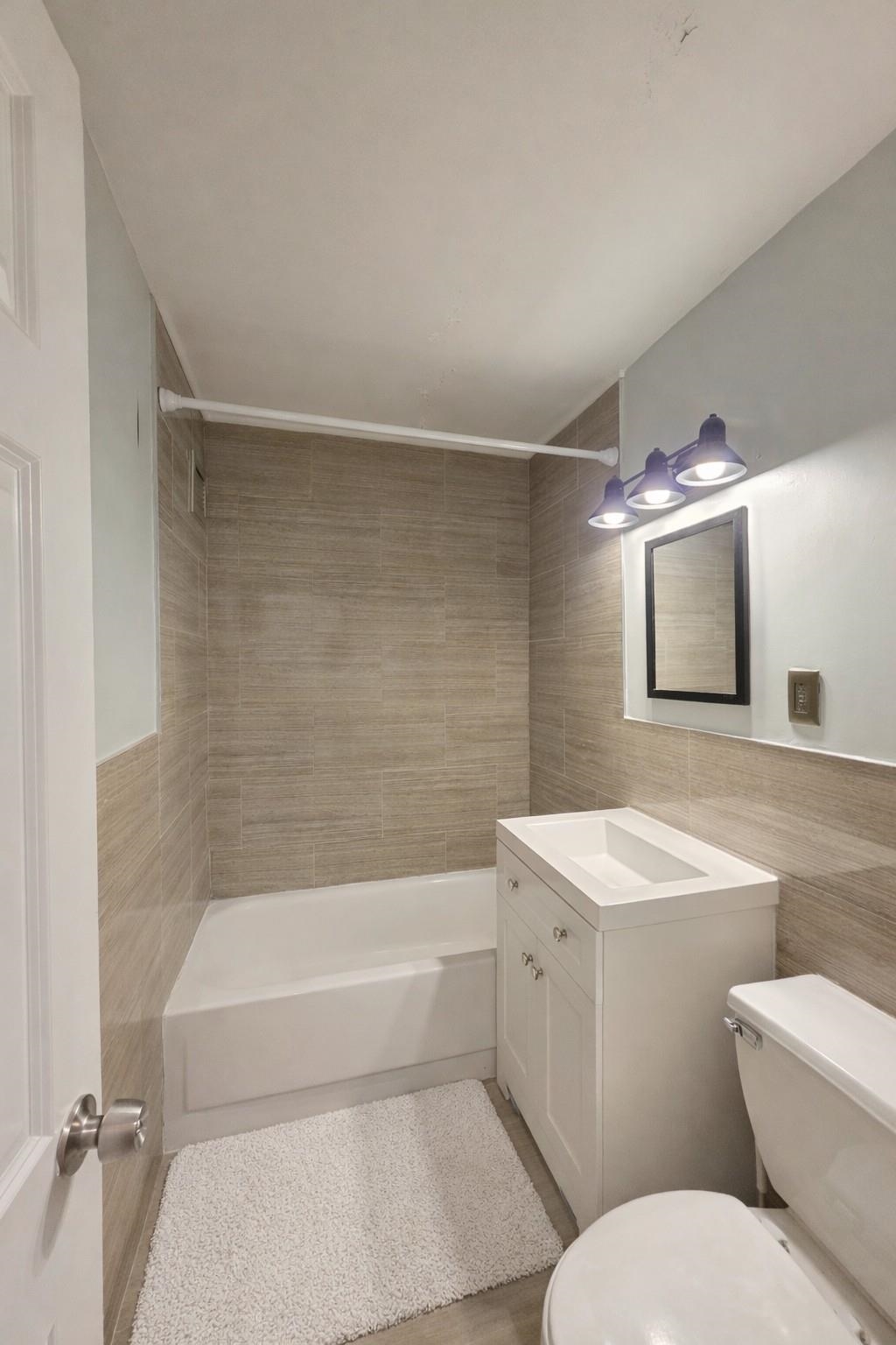 135 MONTGOMERY ST Unit: 5-10