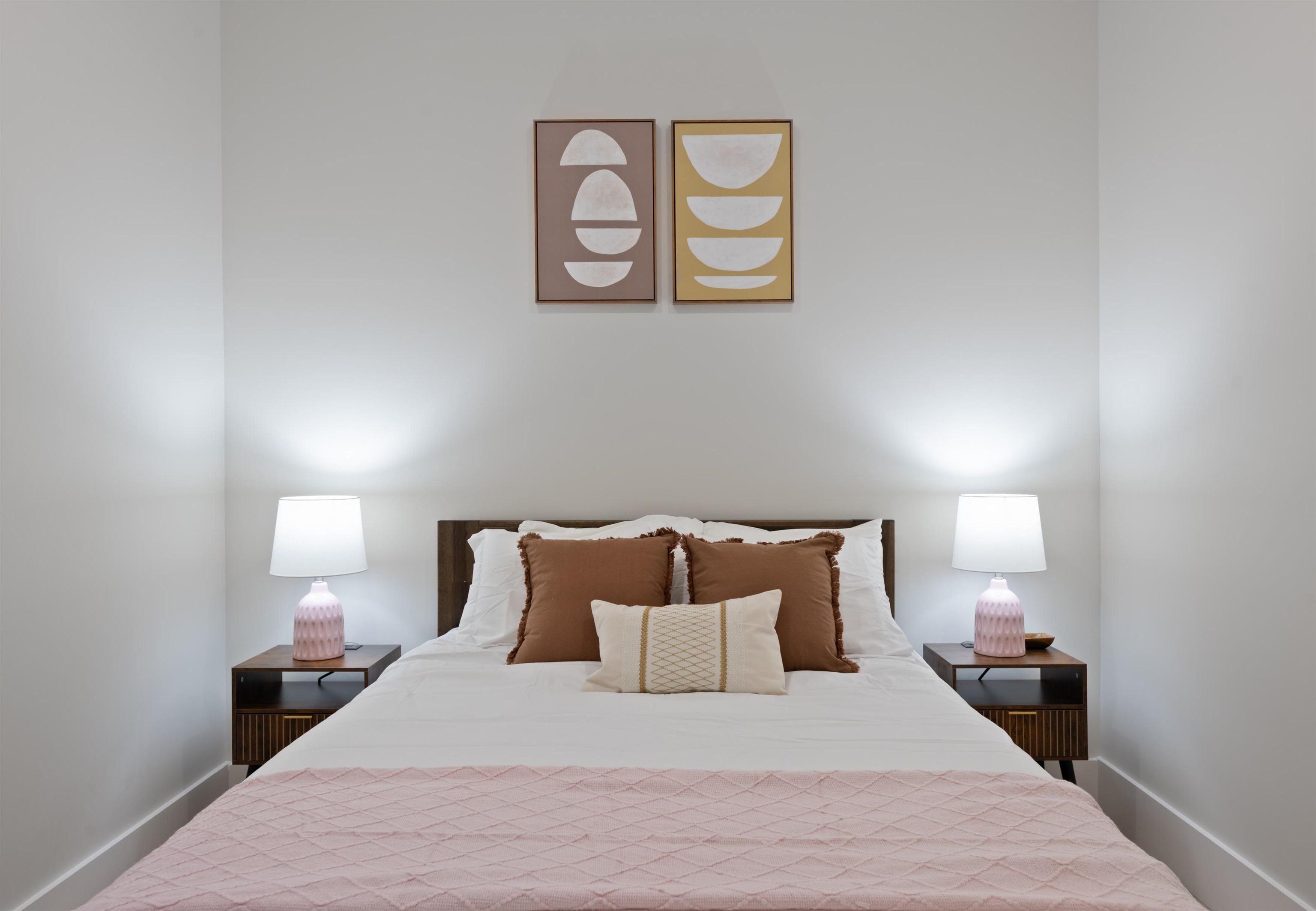 220 FREEMAN AVE Unit: 2