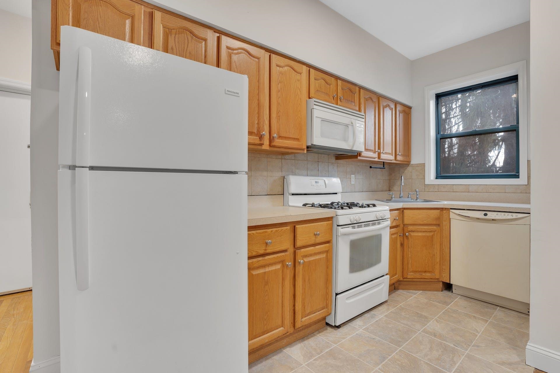65 SUMMIT AVE Unit: 305