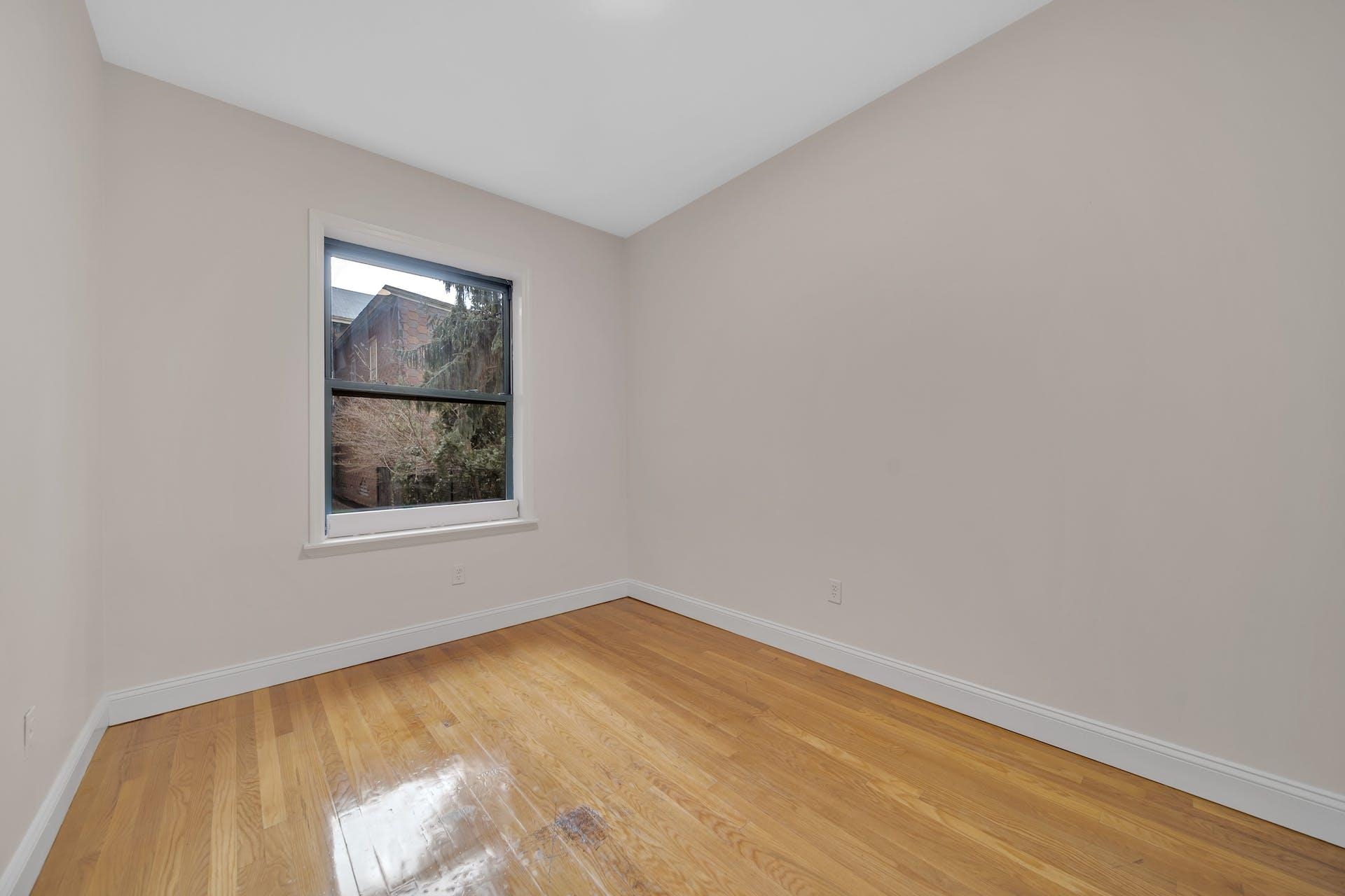 65 SUMMIT AVE Unit: 305