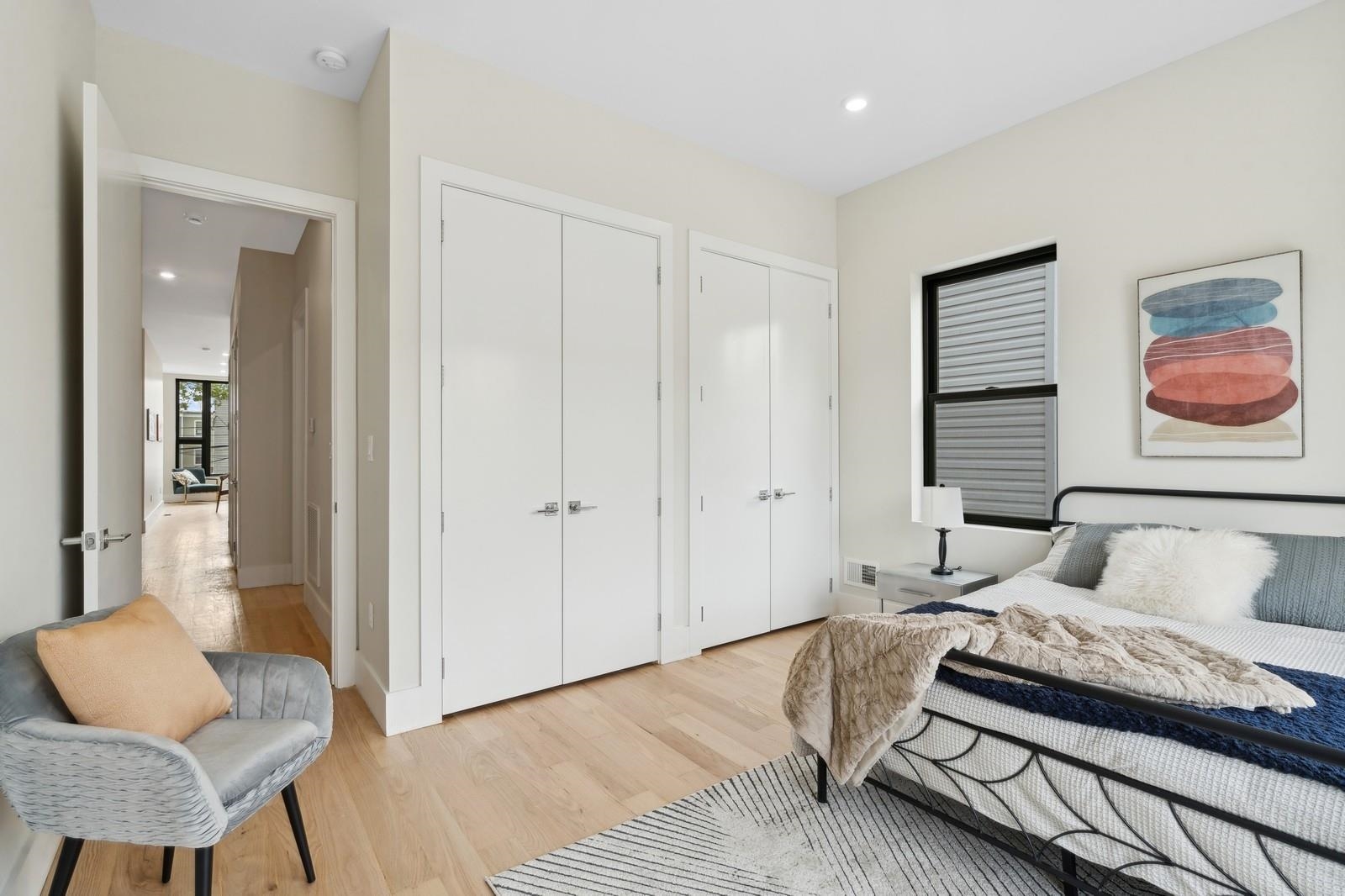 220 FREEMAN AVE Unit: 1