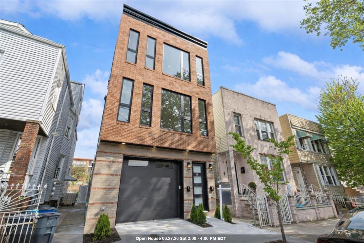 220 FREEMAN AVE