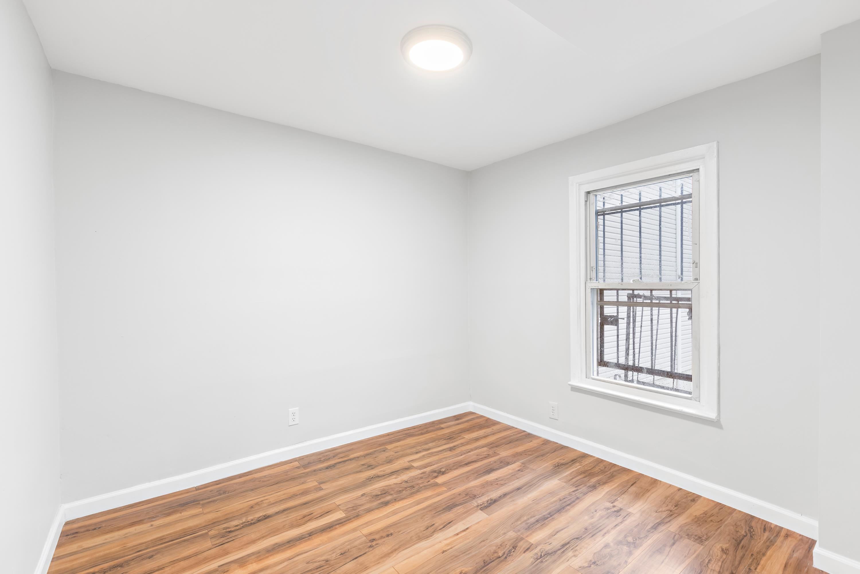 72 MCADOO AVE Unit: 2