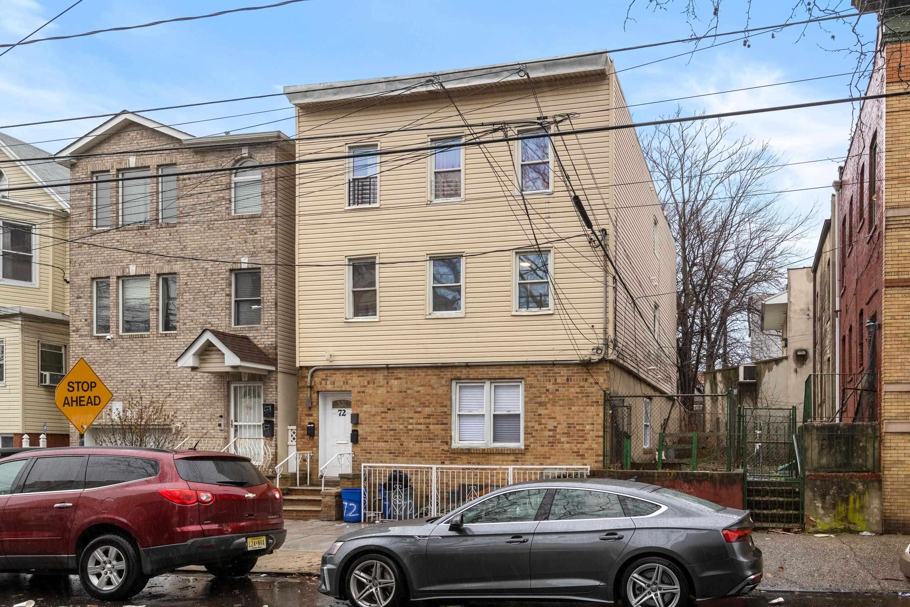 72 MCADOO AVE Unit: 2