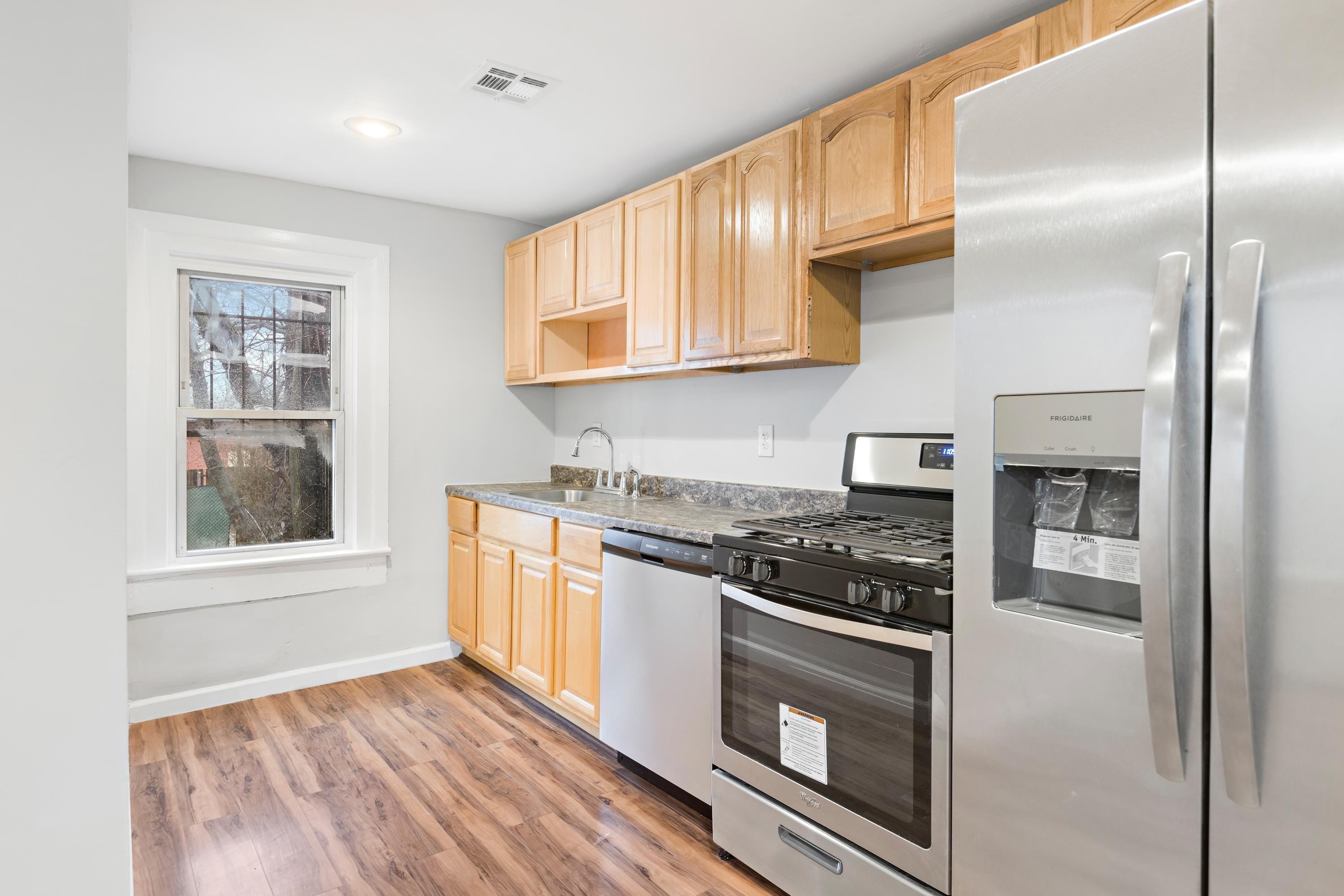 72 MCADOO AVE Unit: 2