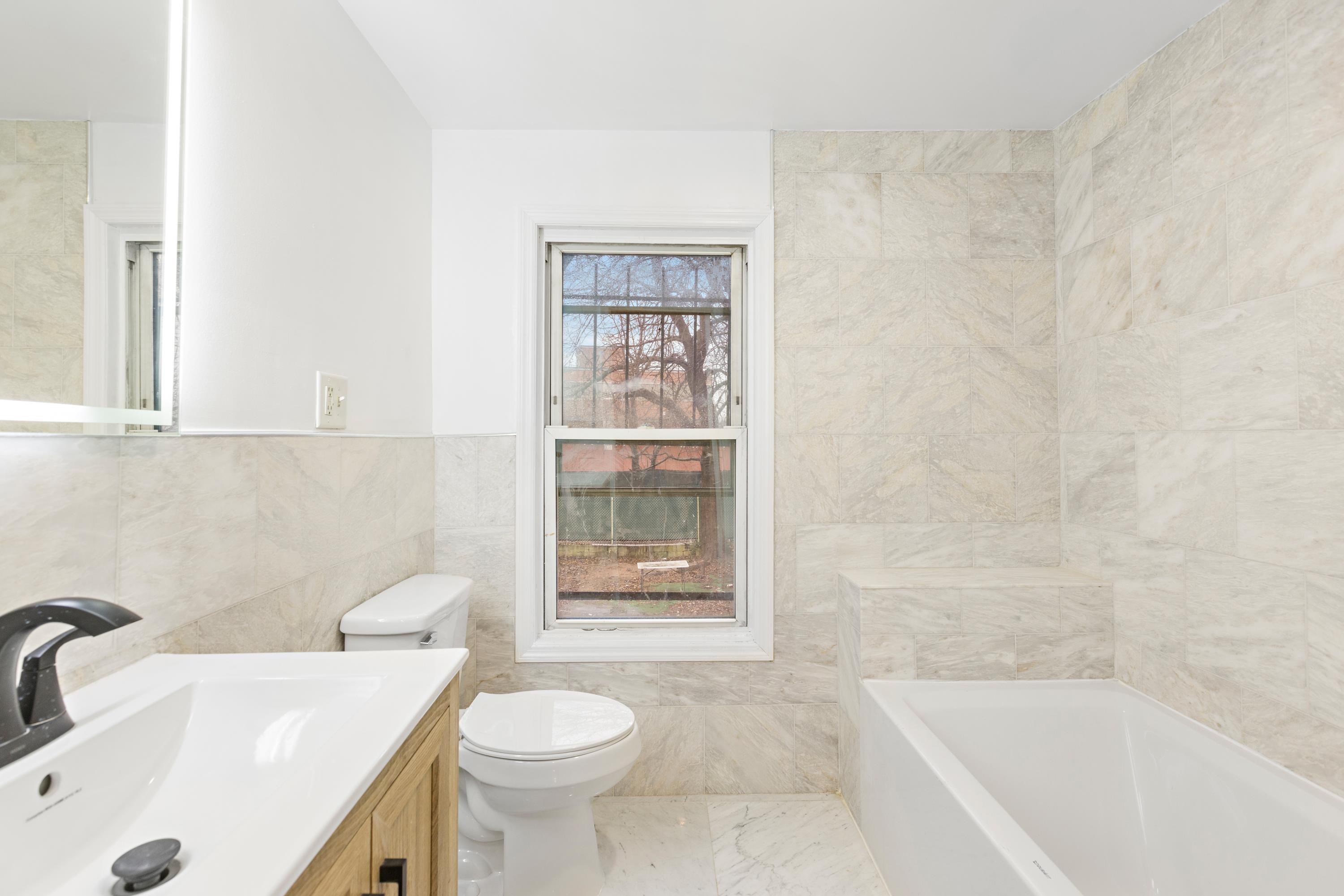 72 MCADOO AVE Unit: 2