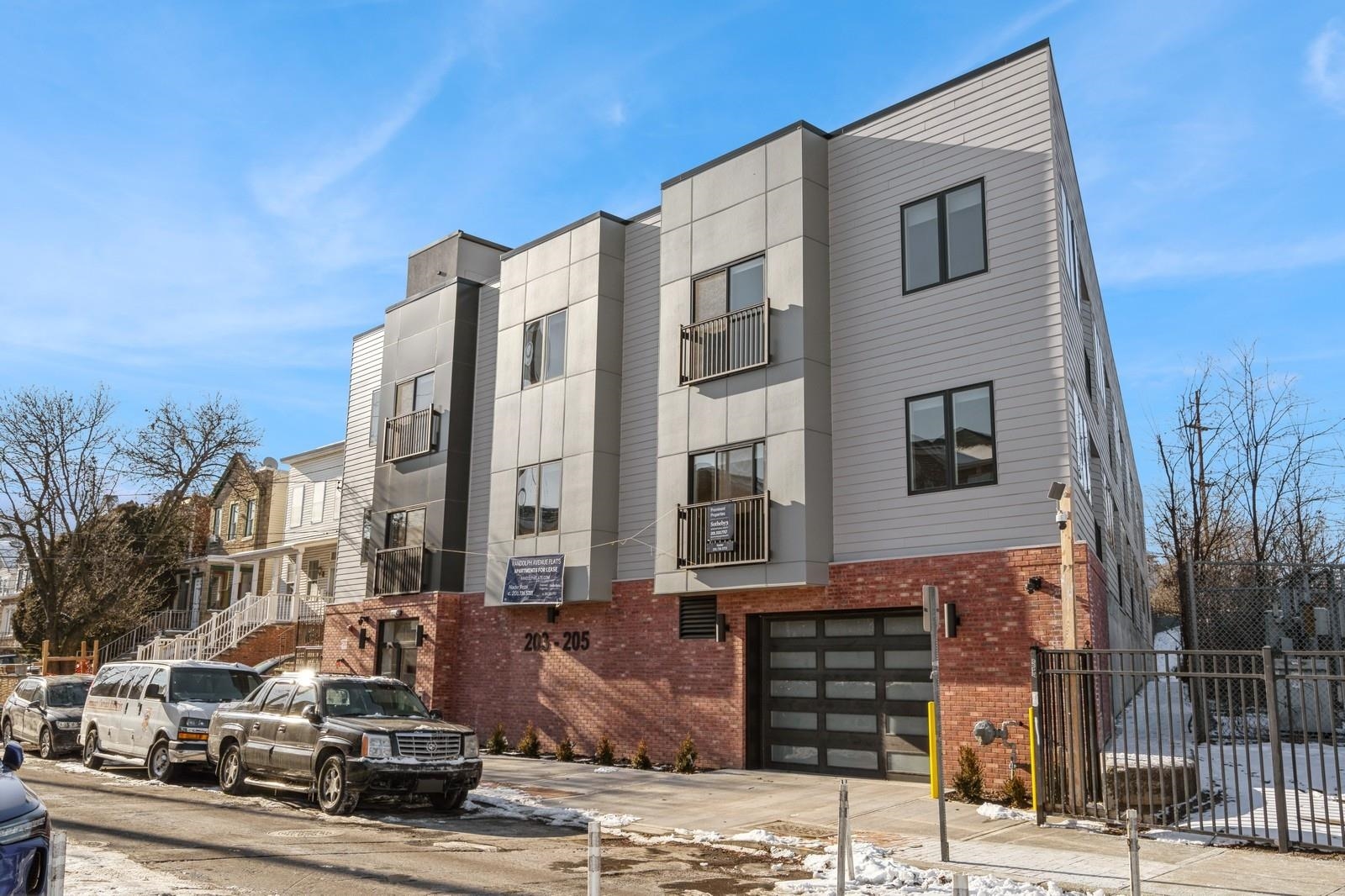 201-205 RANDOLPH AVE Unit: 105