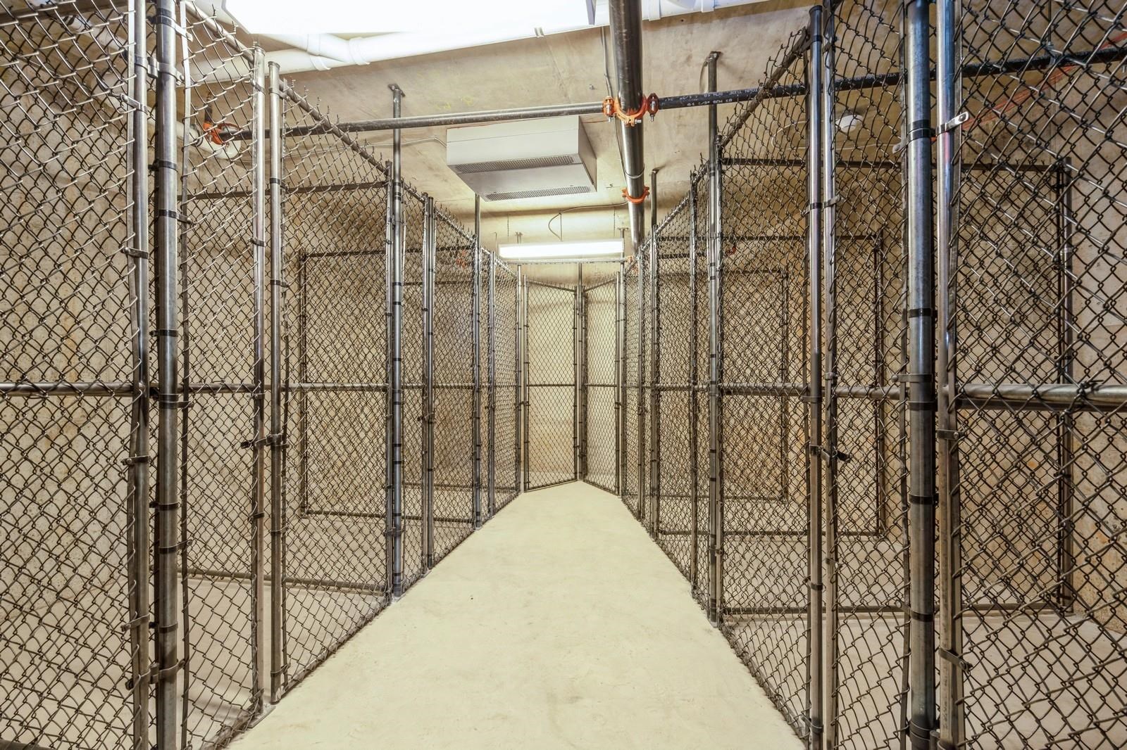 201-205 RANDOLPH AVE Unit: 105