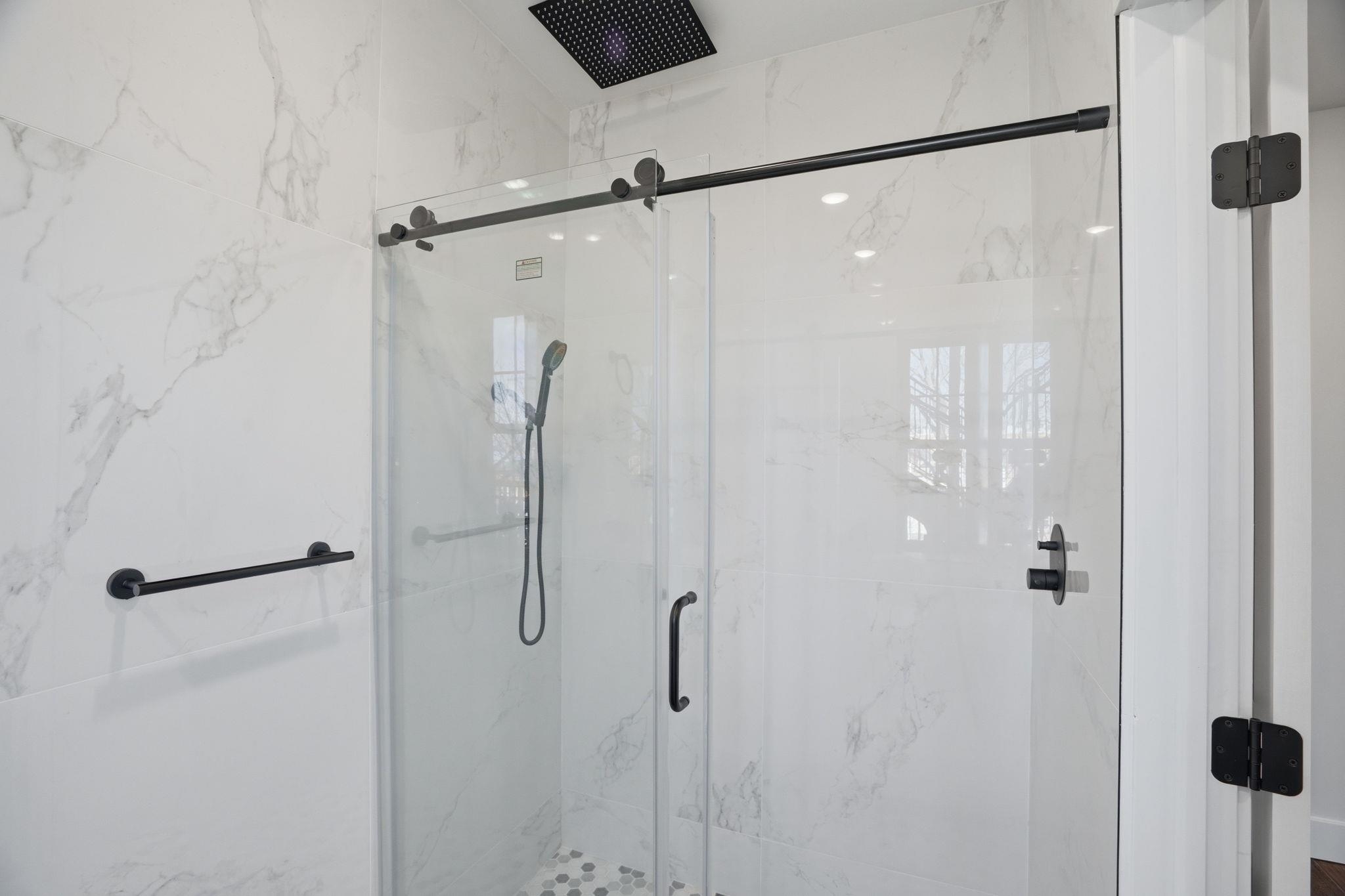 104 GLENWOOD AVE Unit: 302